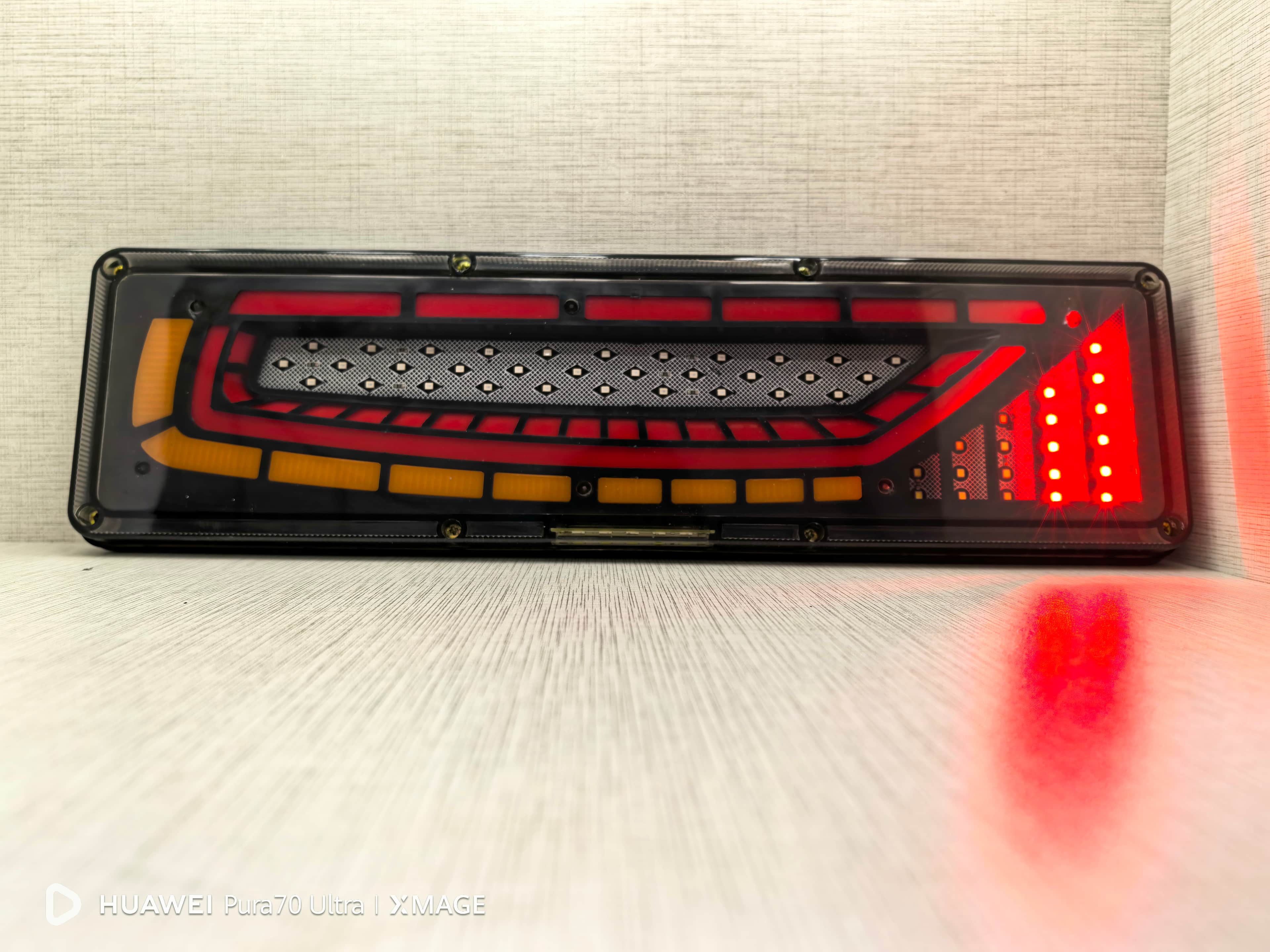 Neon LED Stop Lambası "VolvoFH Style XL" Akar Sinyalli 24V