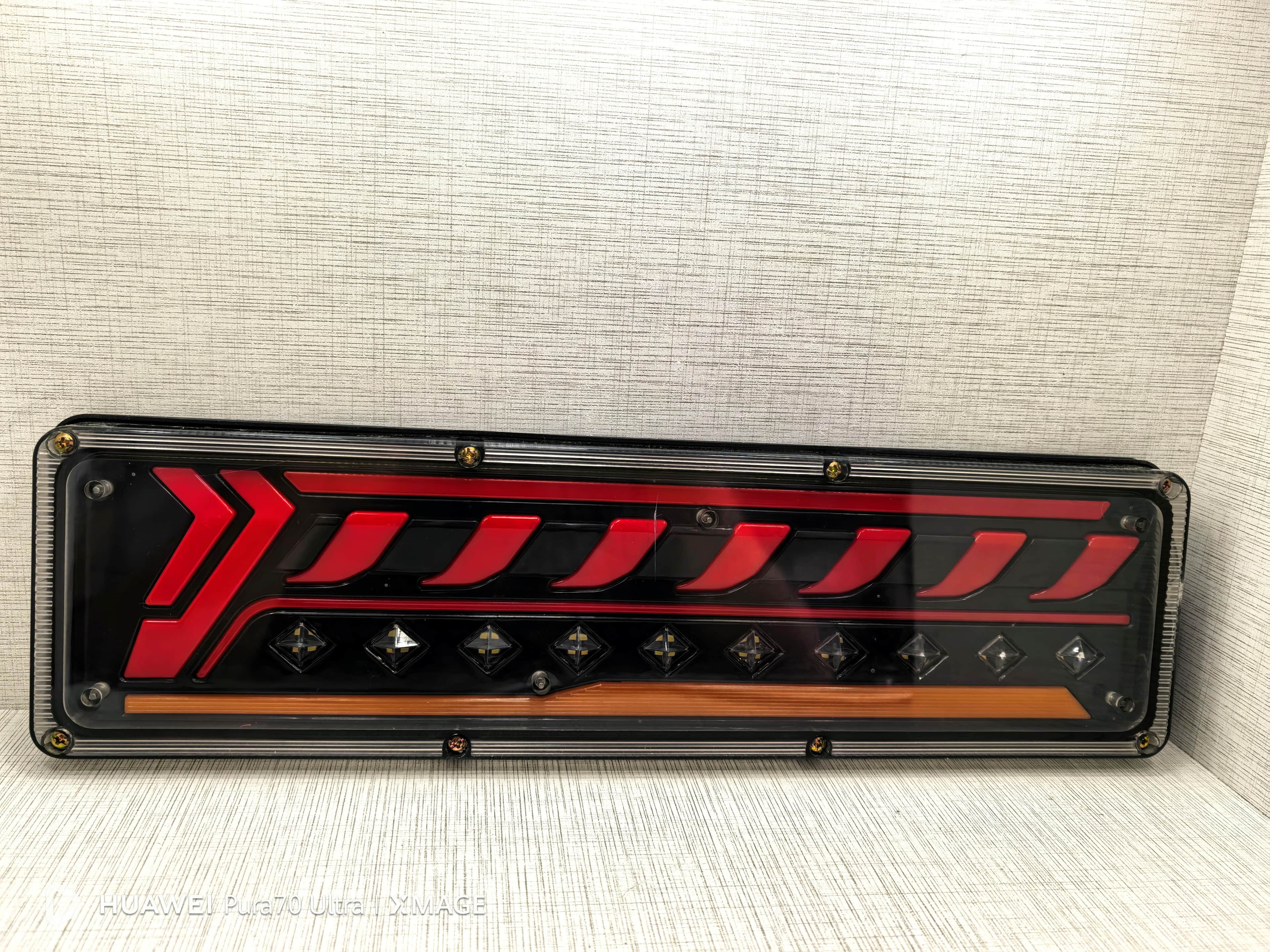 Diamond Neon XL Stop Lambası Akar Sinyalli 24V