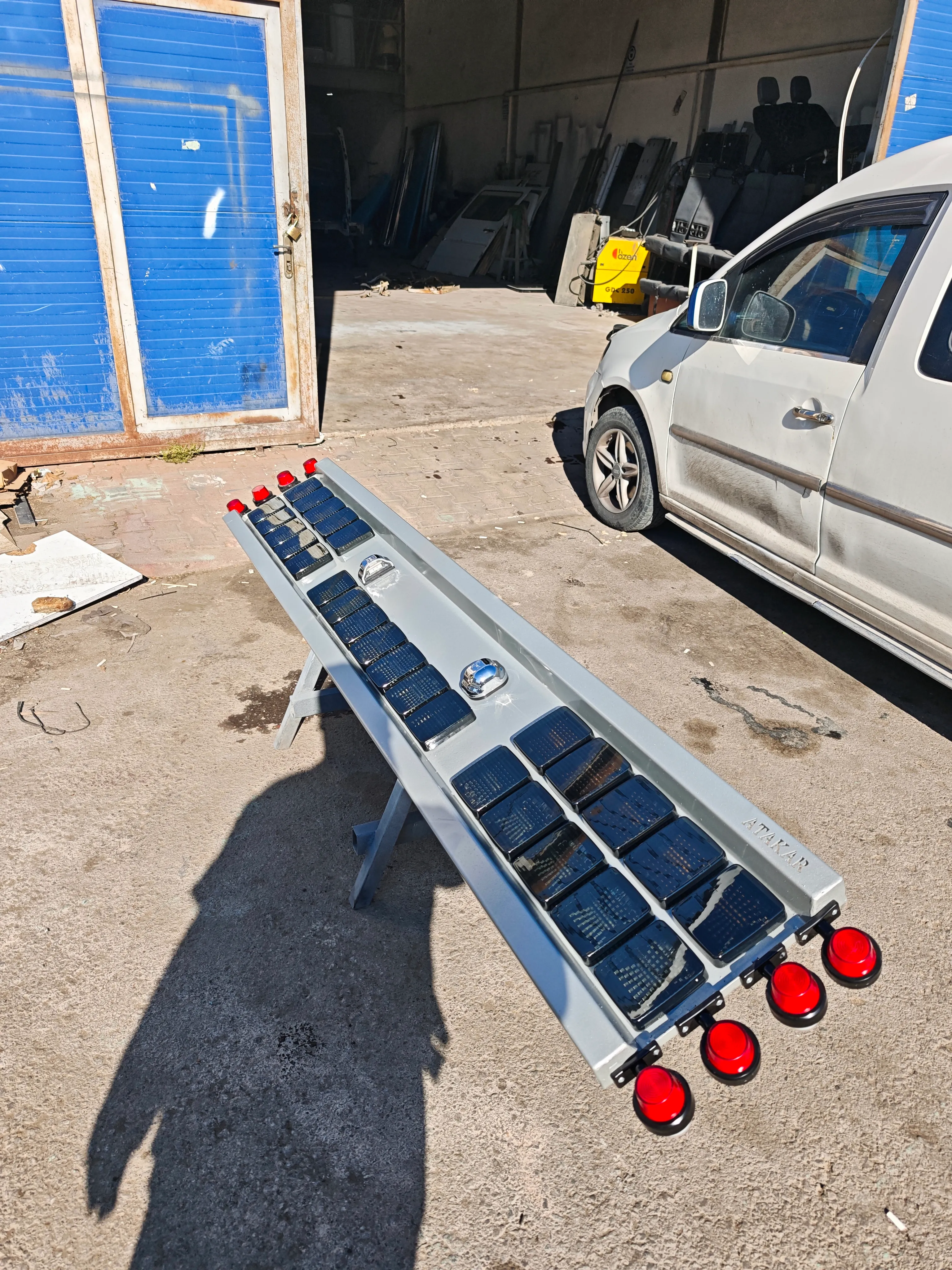 Hollanda Stili Tampon Gümüş Gri Renk (Tüm Aydınlatma Ürünleri Dahil ''Stop Lambaları Notto Markalıdır'')