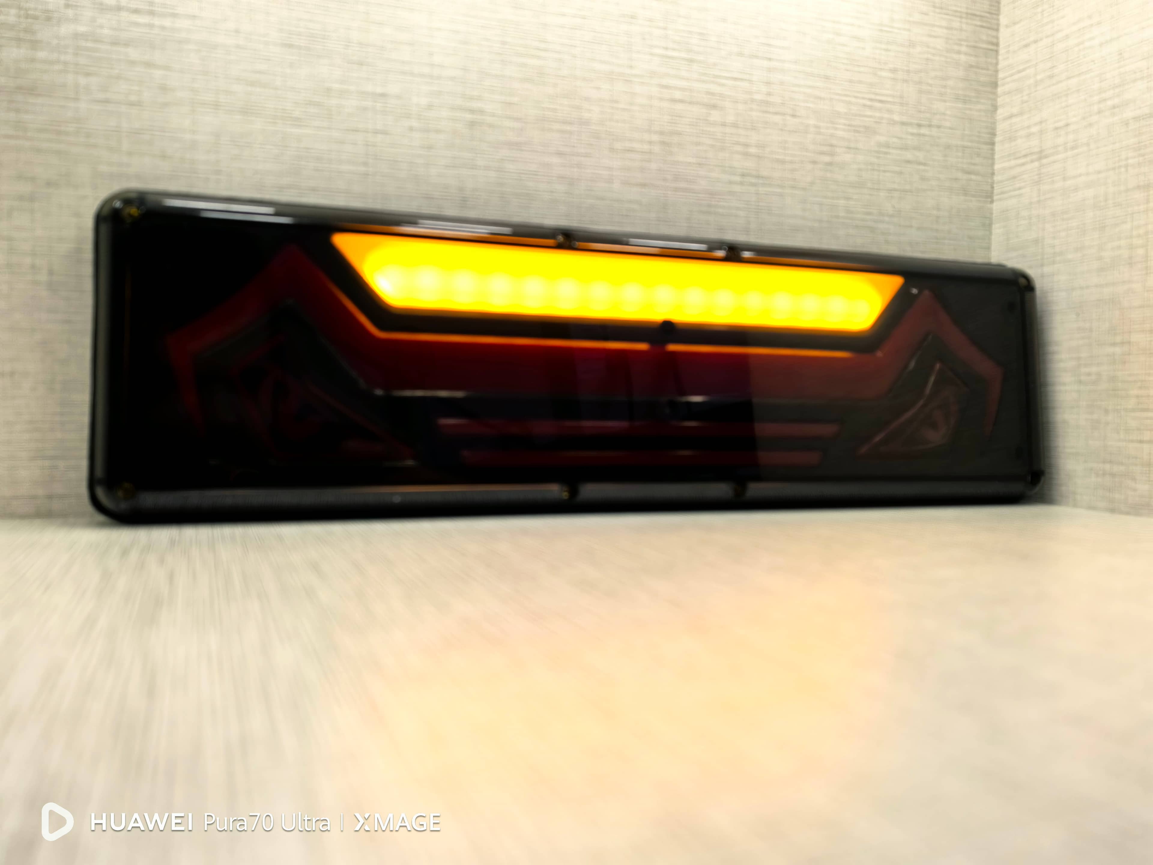 Neon LED Stop Lambası "Demmon Eyes XL" Akar Sinyalli 24V