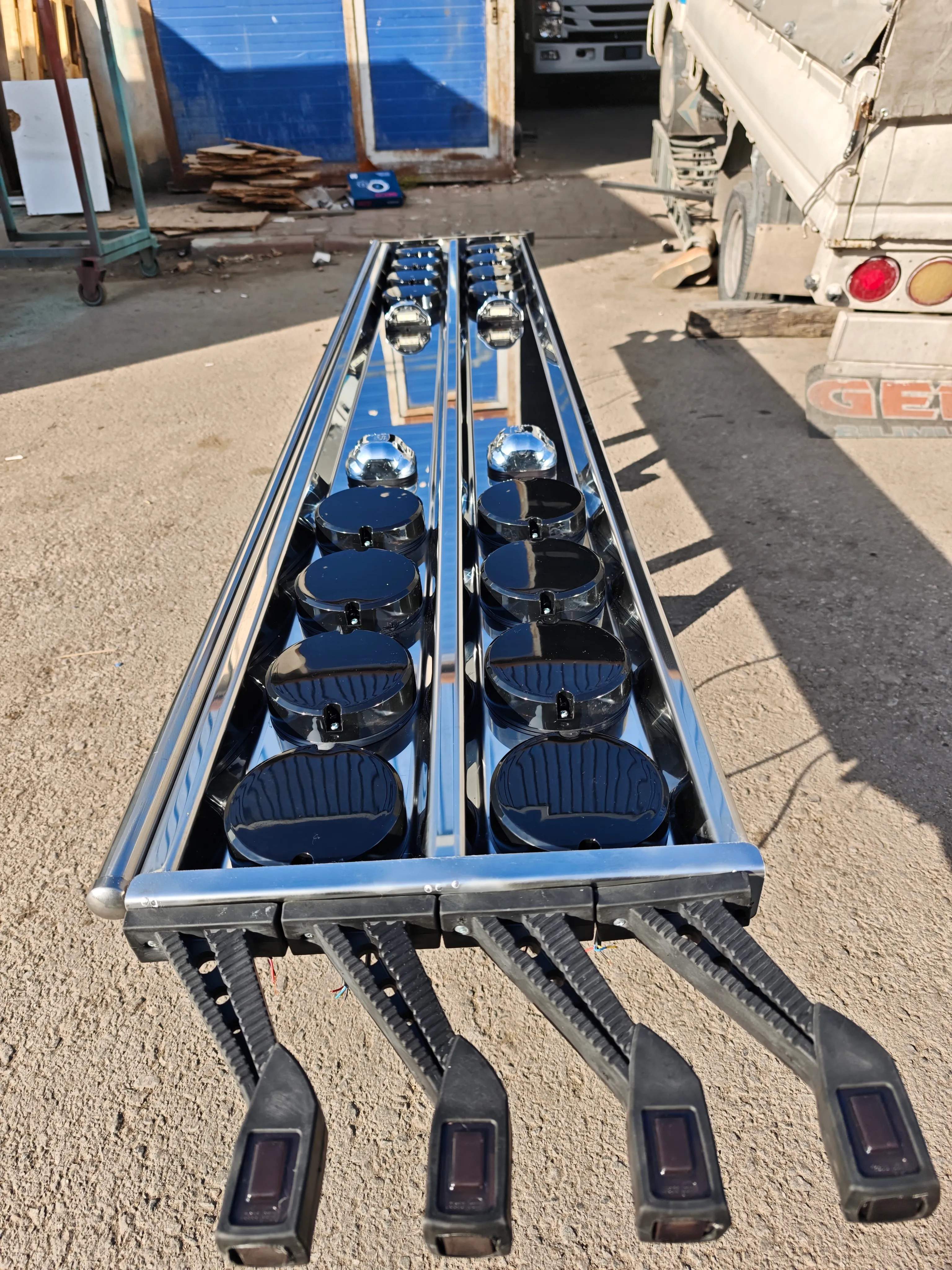 DORSE TREYLER KROM TAMPON (TÜM AYDINLATMA ÜRÜNLERİ DAHİL DOLU SET, TIR VE AĞIR VASITALARA UYUMLU)