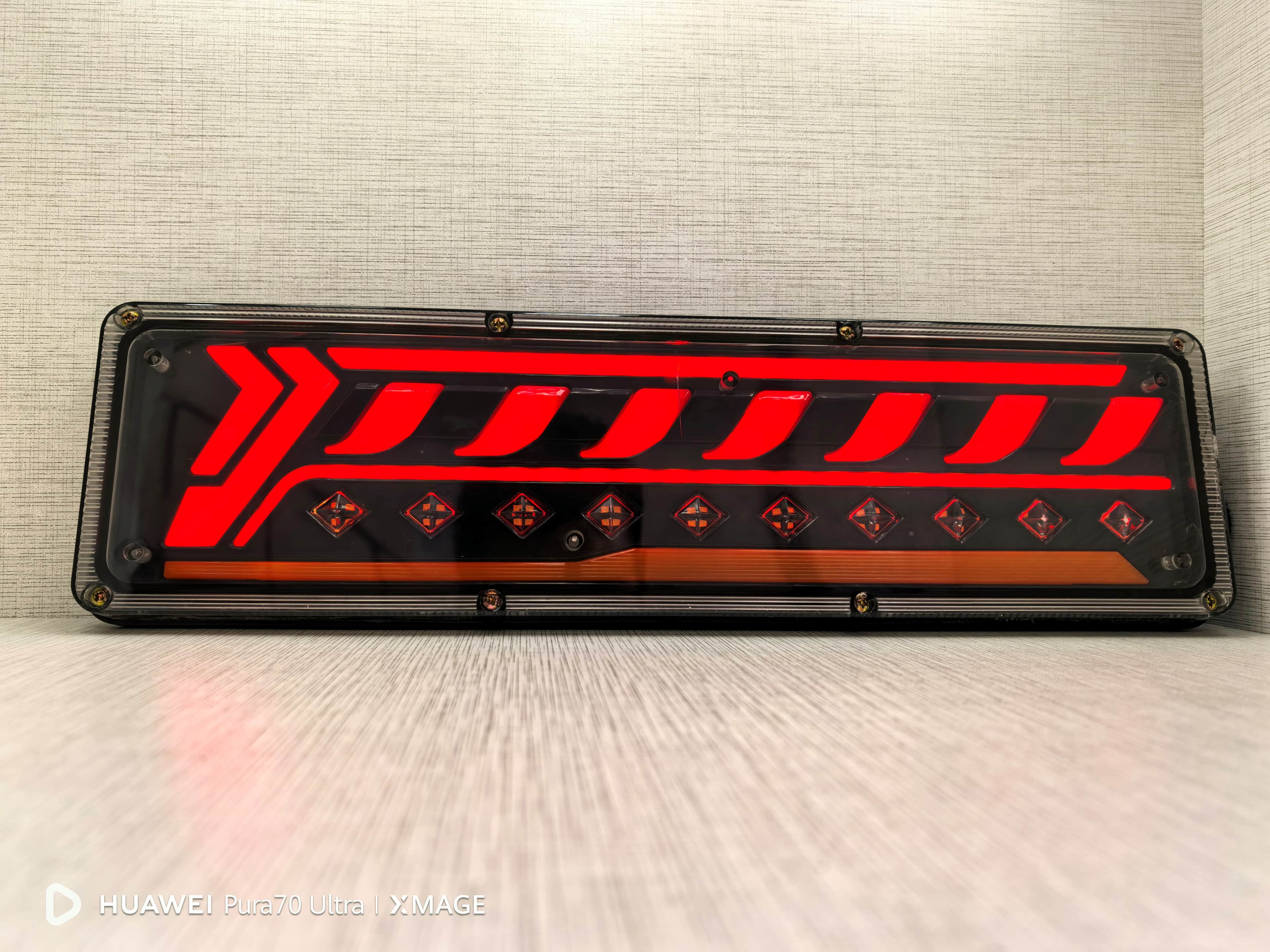 Diamond Neon XL Stop Lambası Akar Sinyalli 24V
