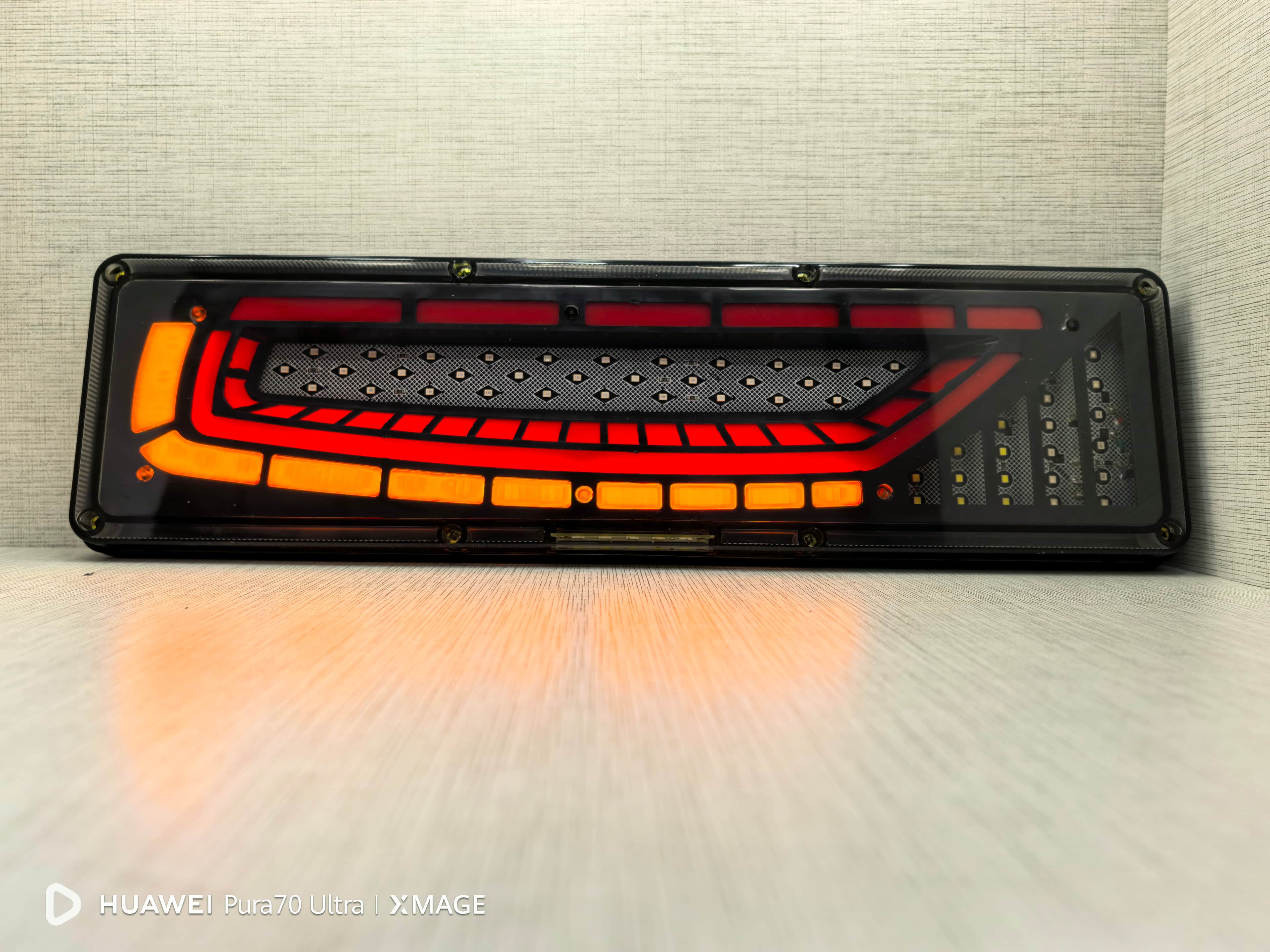 Neon LED Stop Lambası "VolvoFH Style XL" Akar Sinyalli 24V