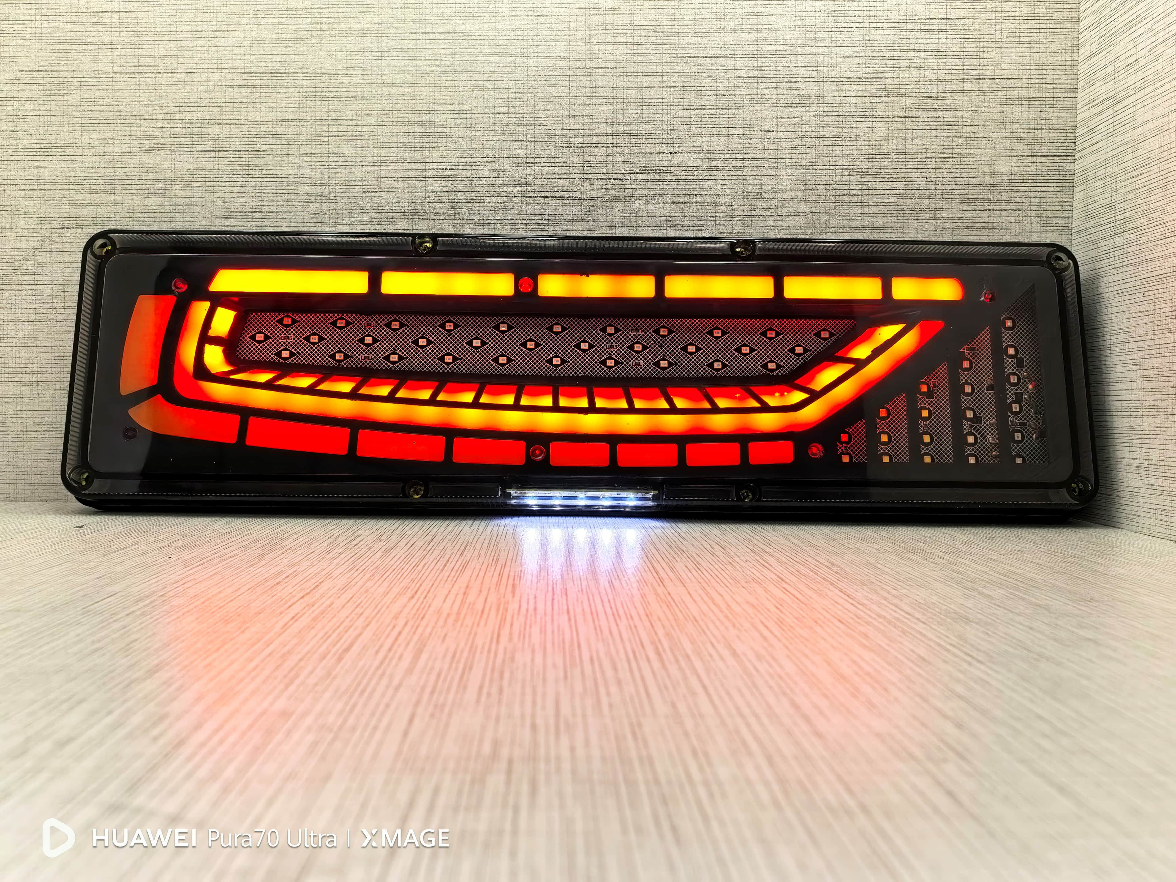 Neon LED Stop Lambası "VolvoFH Style XL" Akar Sinyalli 24V
