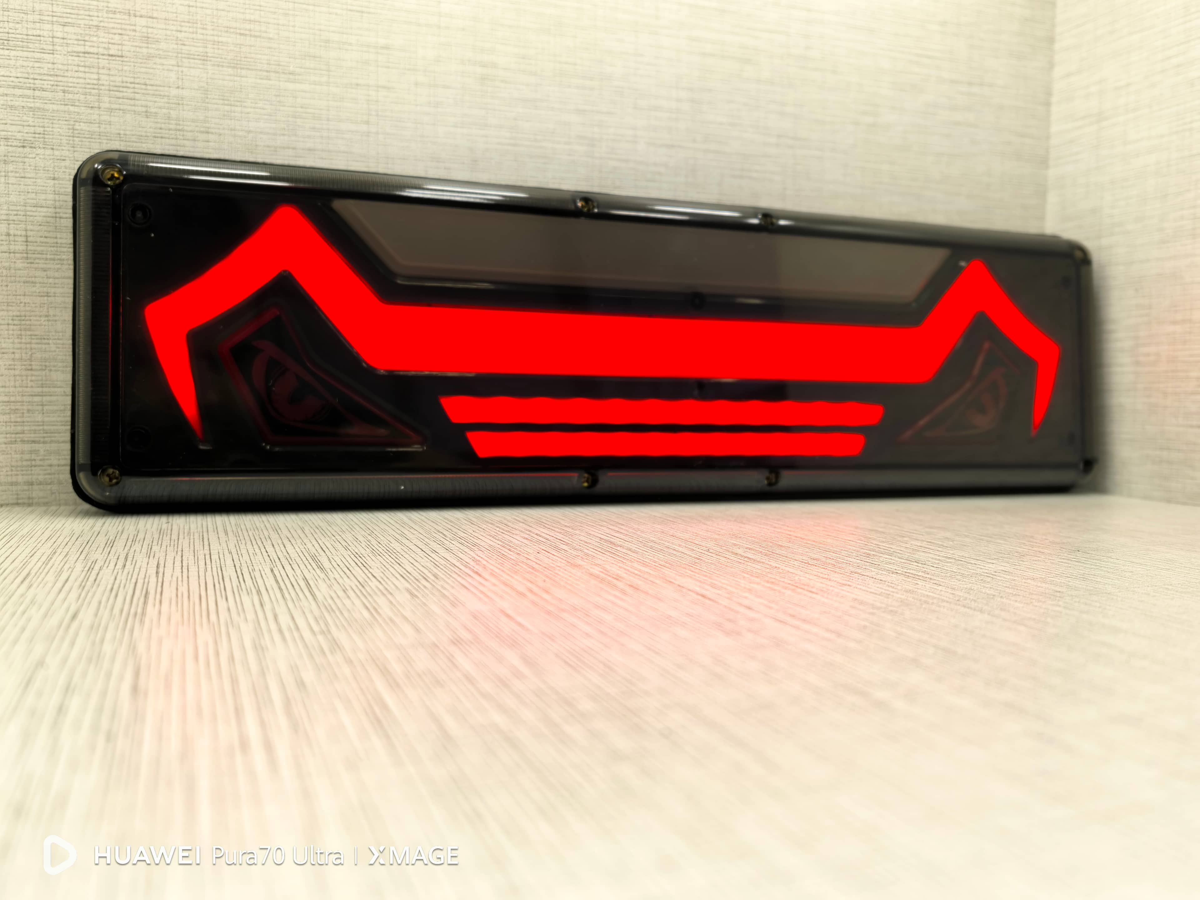 Neon LED Stop Lambası "Demmon Eyes XL" Akar Sinyalli 24V