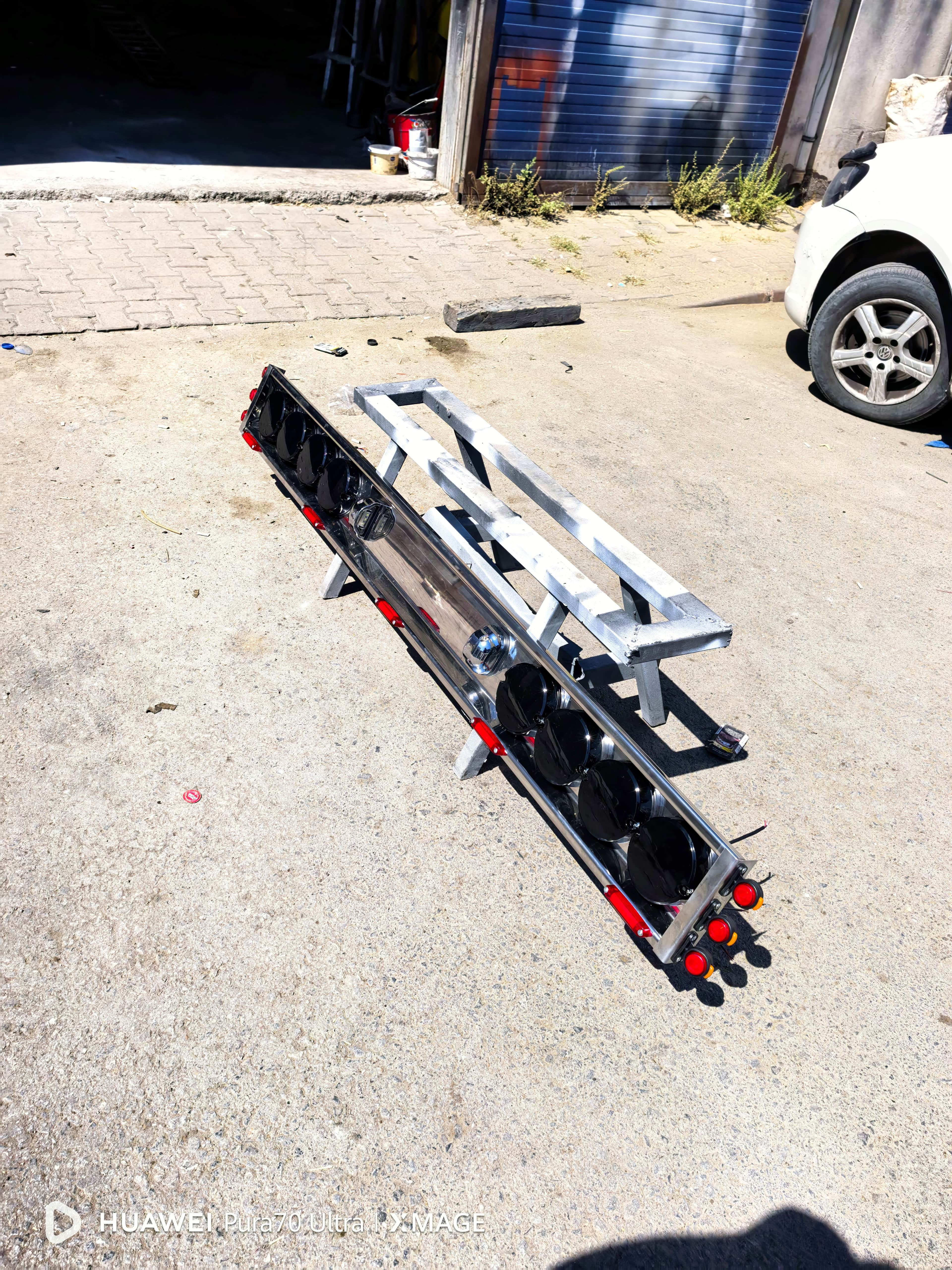 Ford Transit, Mitsubishi Fuso, Canter, Iveco Daily, Isuzu N-Wide, NPR Serisi Uyumlu Krom Tampon (Dolu Set Tüm Aydınlatma Ürünleri Dahil)