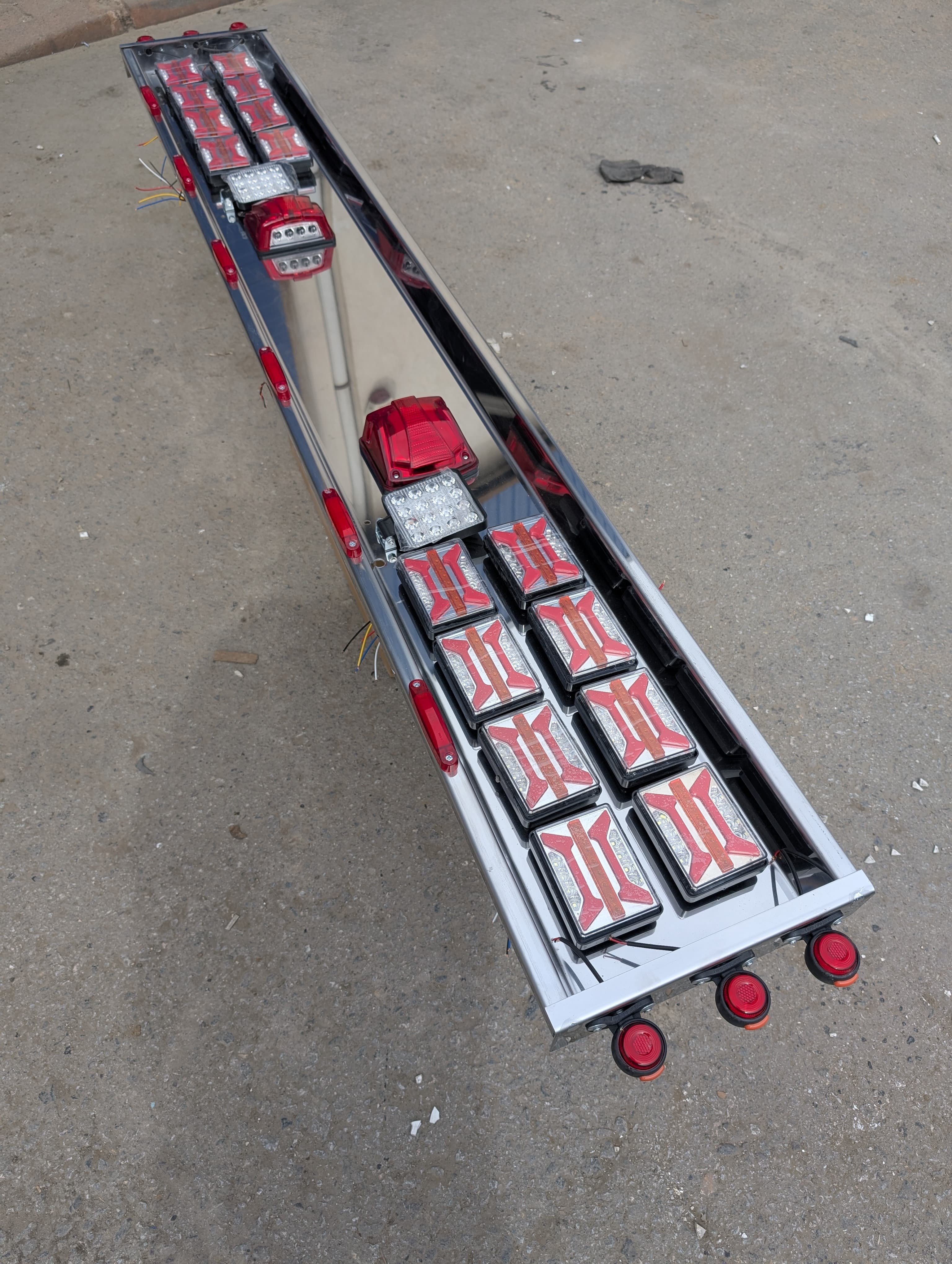 Ford Transit, Mitsubishi Fuso, Canter, Iveco Daily, Isuzu N-Wide, NPR Serisi Uyumlu Holland Style Krom Tampon (Dolu Set Tüm Aydınlatma Ürünleri Dahil)