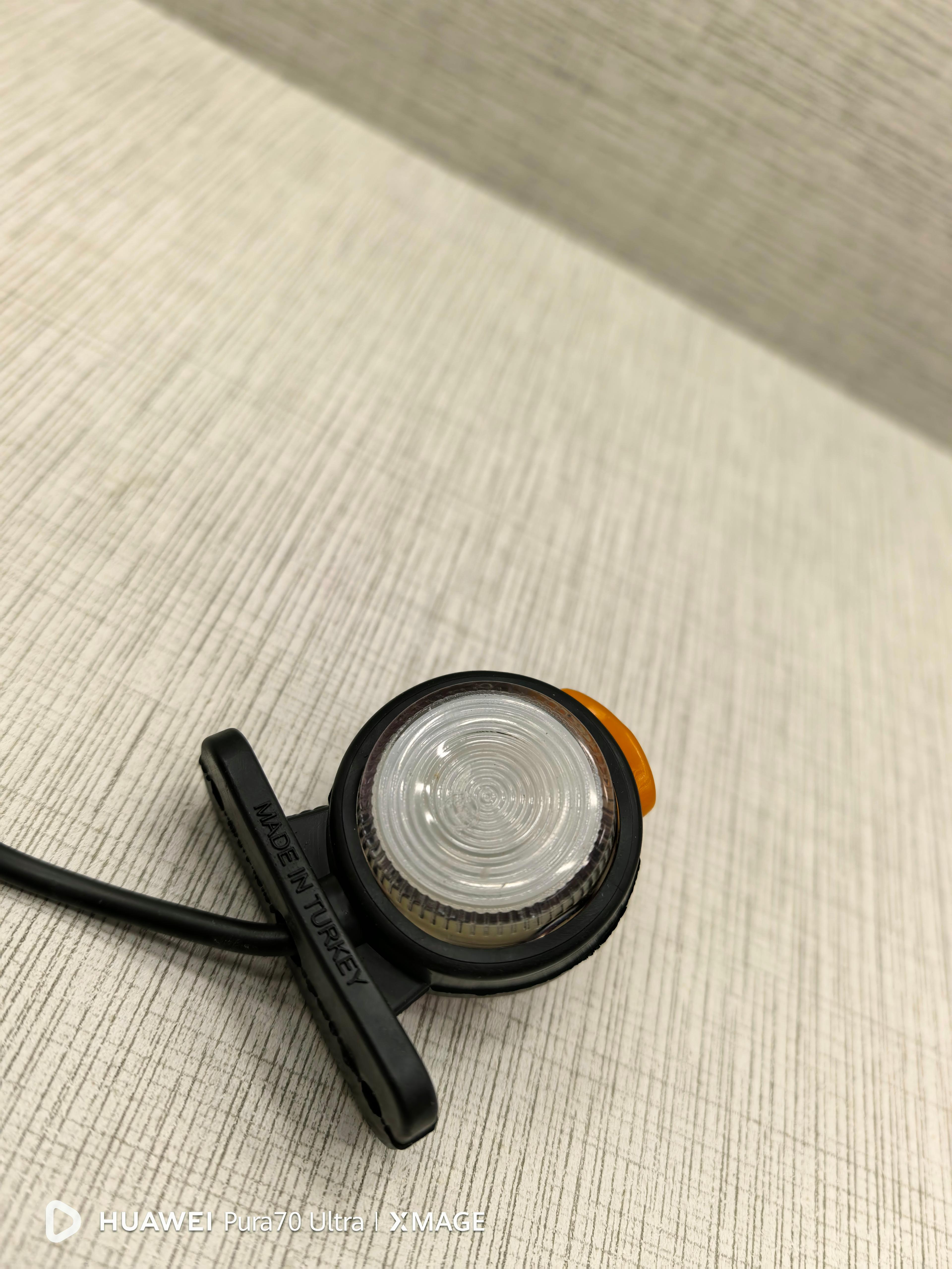 Şapkalı Neon Mini Takoz Lamba Kırmızı - Beyaz 12-24V