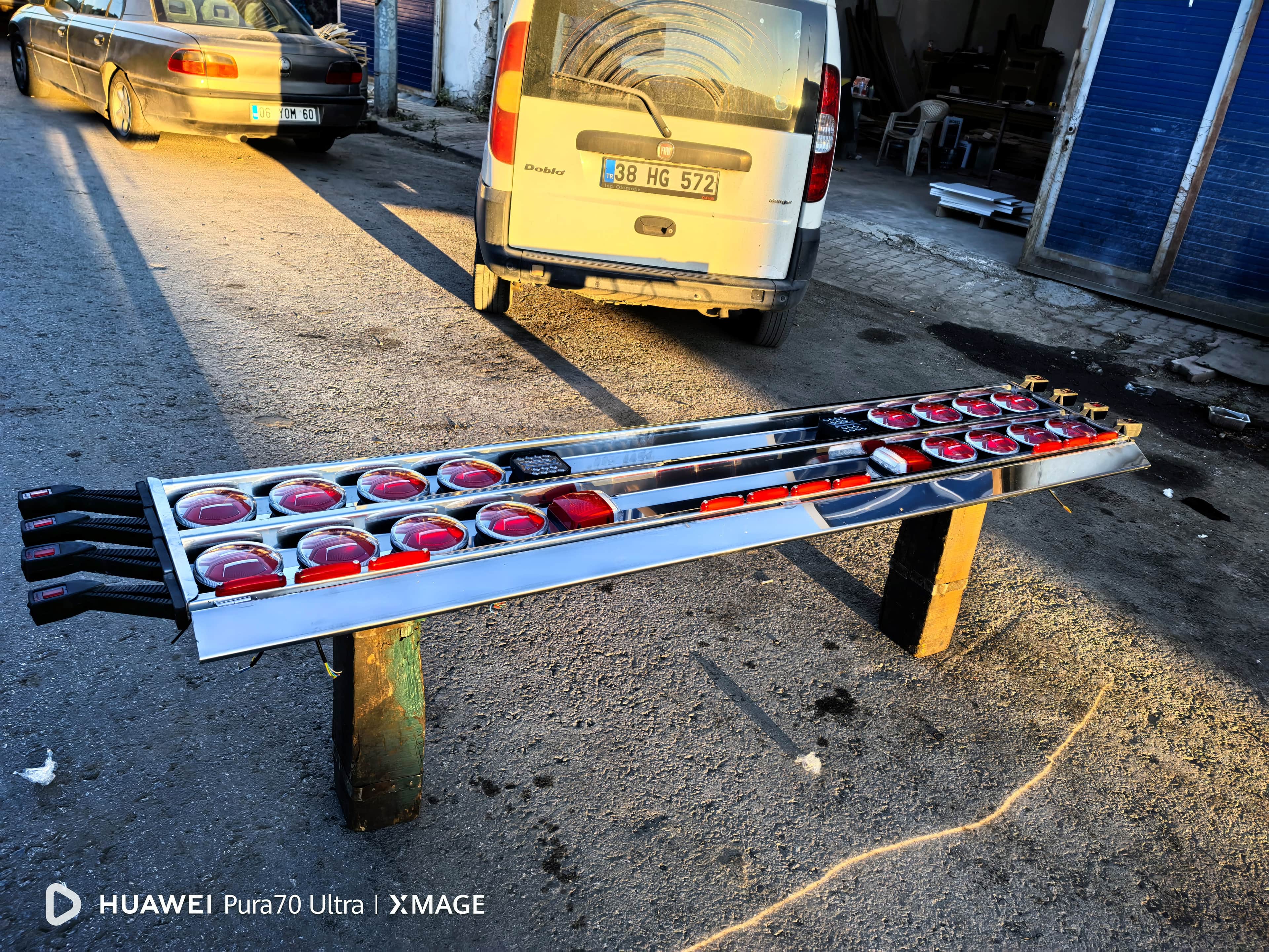 Ford Transit, Mitsubishi Fuso, Canter, Iveco Daily, Isuzu N-Wide, NPR Serisi Uyumlu Krom Tampon (Dolu Set Tüm Aydınlatma Ürünleri Dahil)