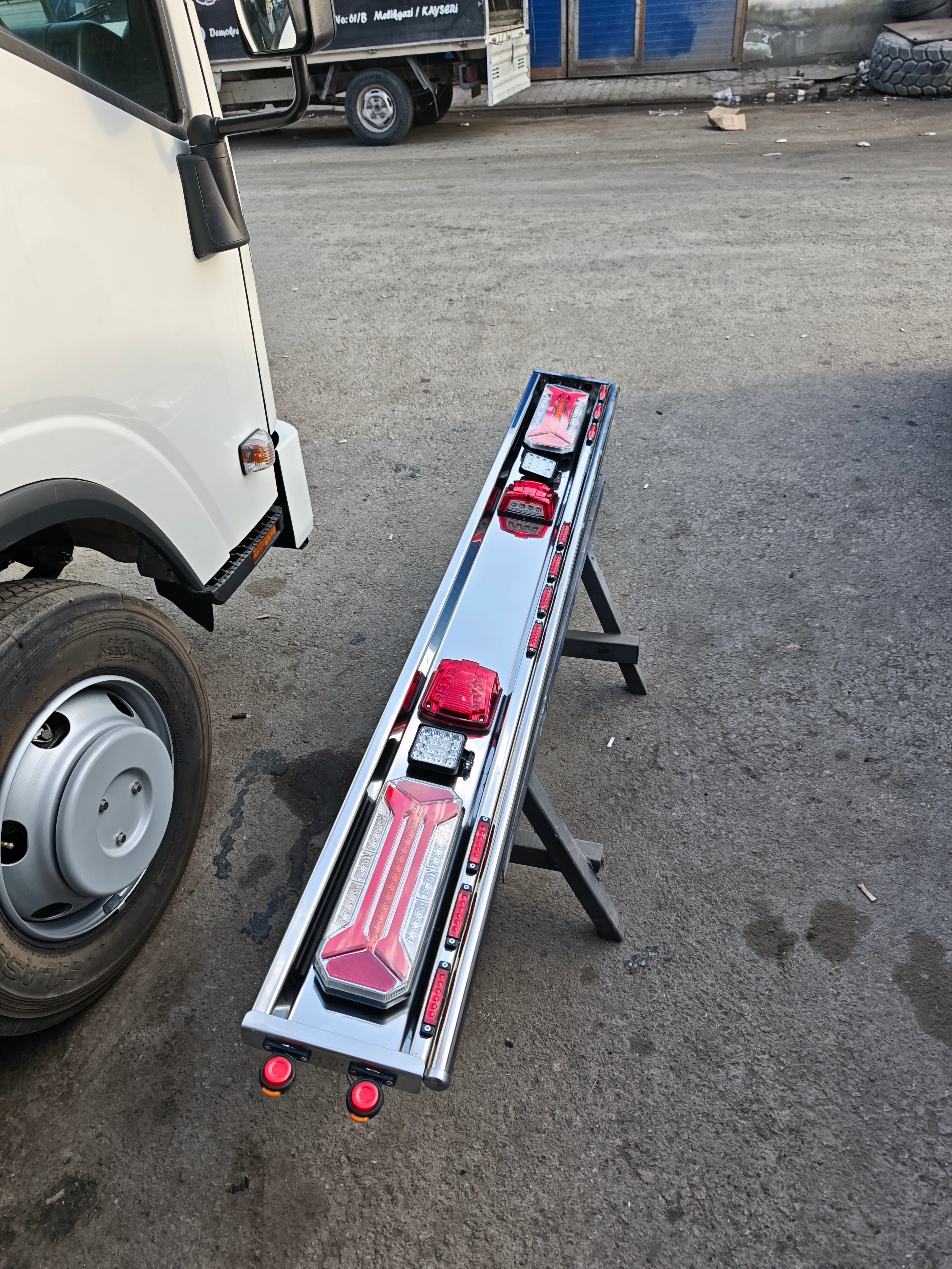 KAMYON KAMYONET DORSE TREYLER KROM TAMPON (TÜM AYDINLATMA ÜRÜNLERİ DAHİL DOLU SET, TIR VE AĞIR VASITALARA UYUMLU)