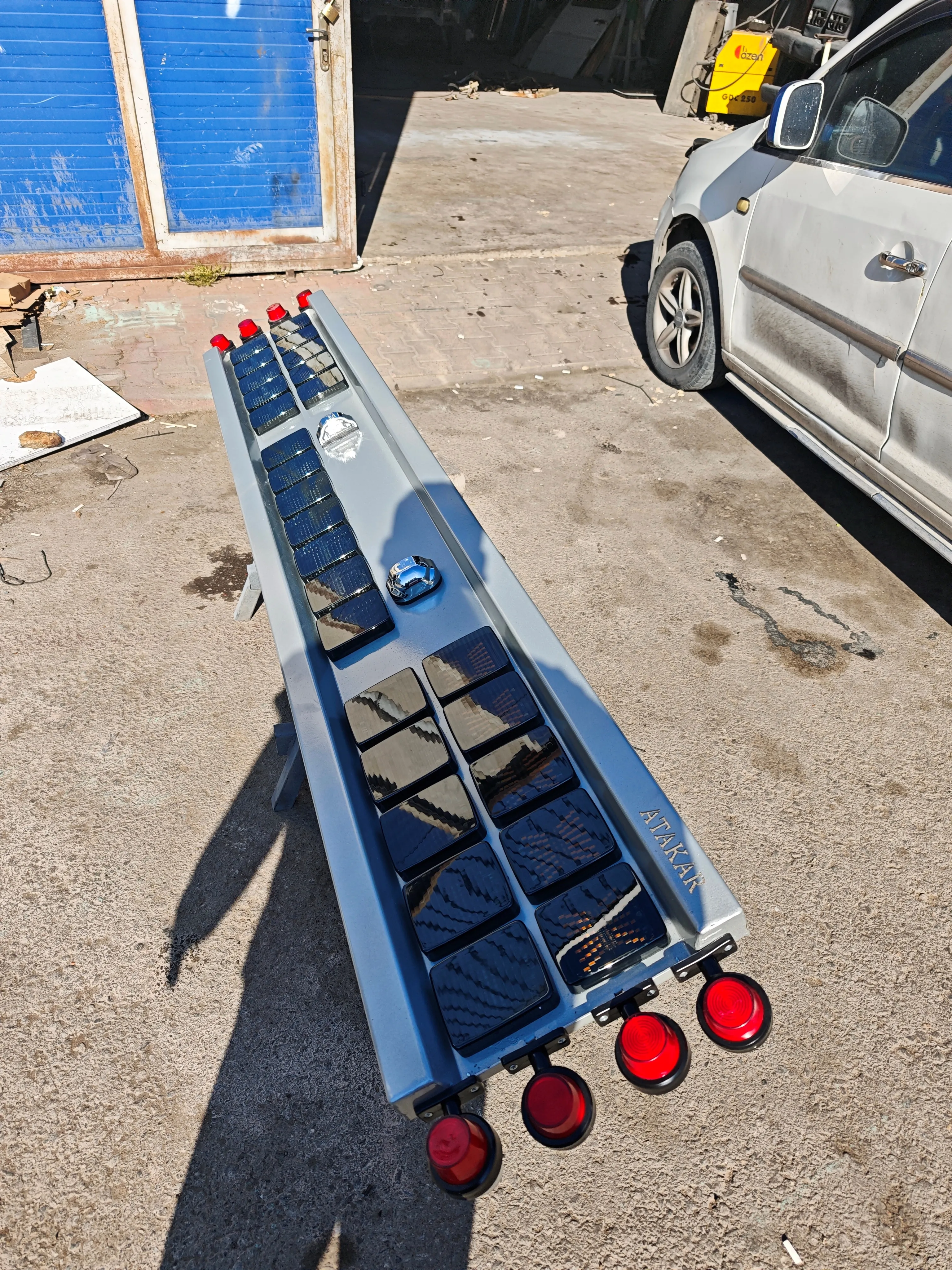 Hollanda Stili Tampon Gümüş Gri Renk (Tüm Aydınlatma Ürünleri Dahil ''Stop Lambaları Notto Markalıdır'')