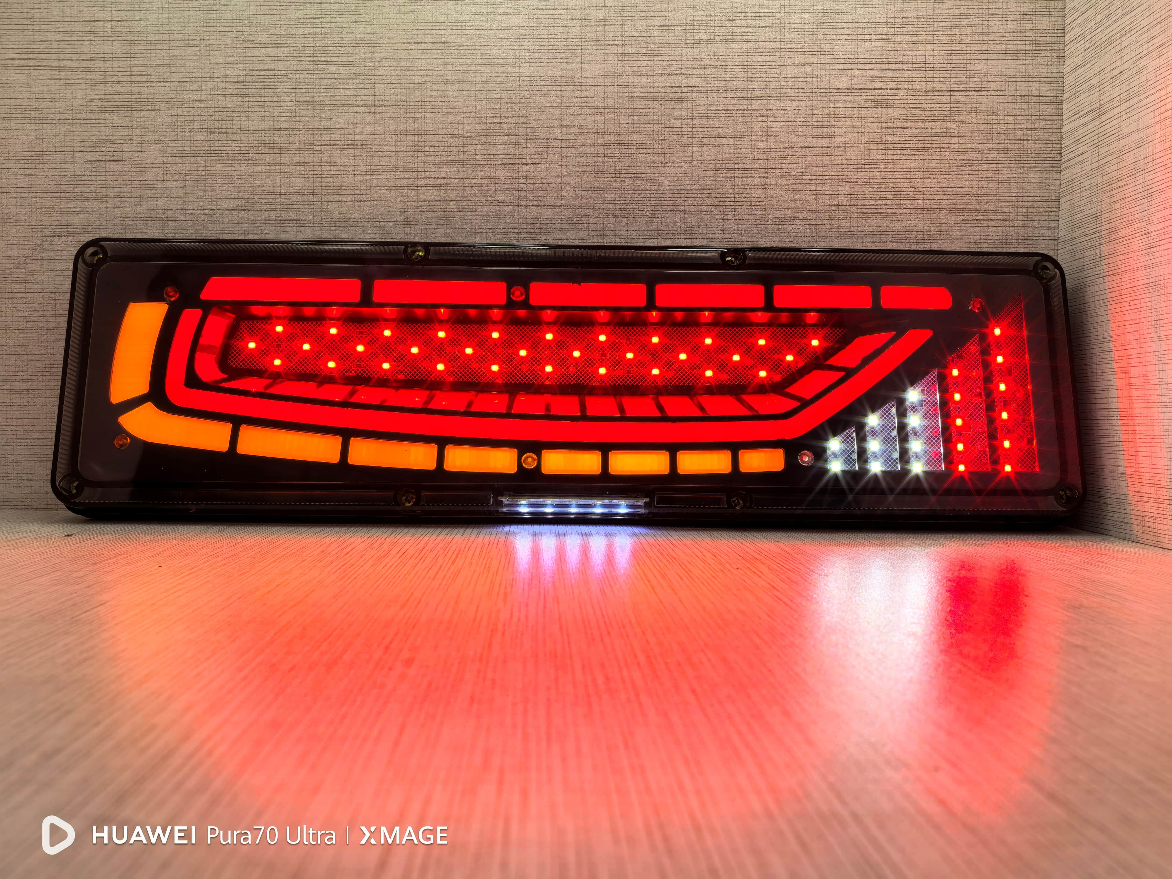 Neon LED Stop Lambası "VolvoFH Style XL" Akar Sinyalli 24V
