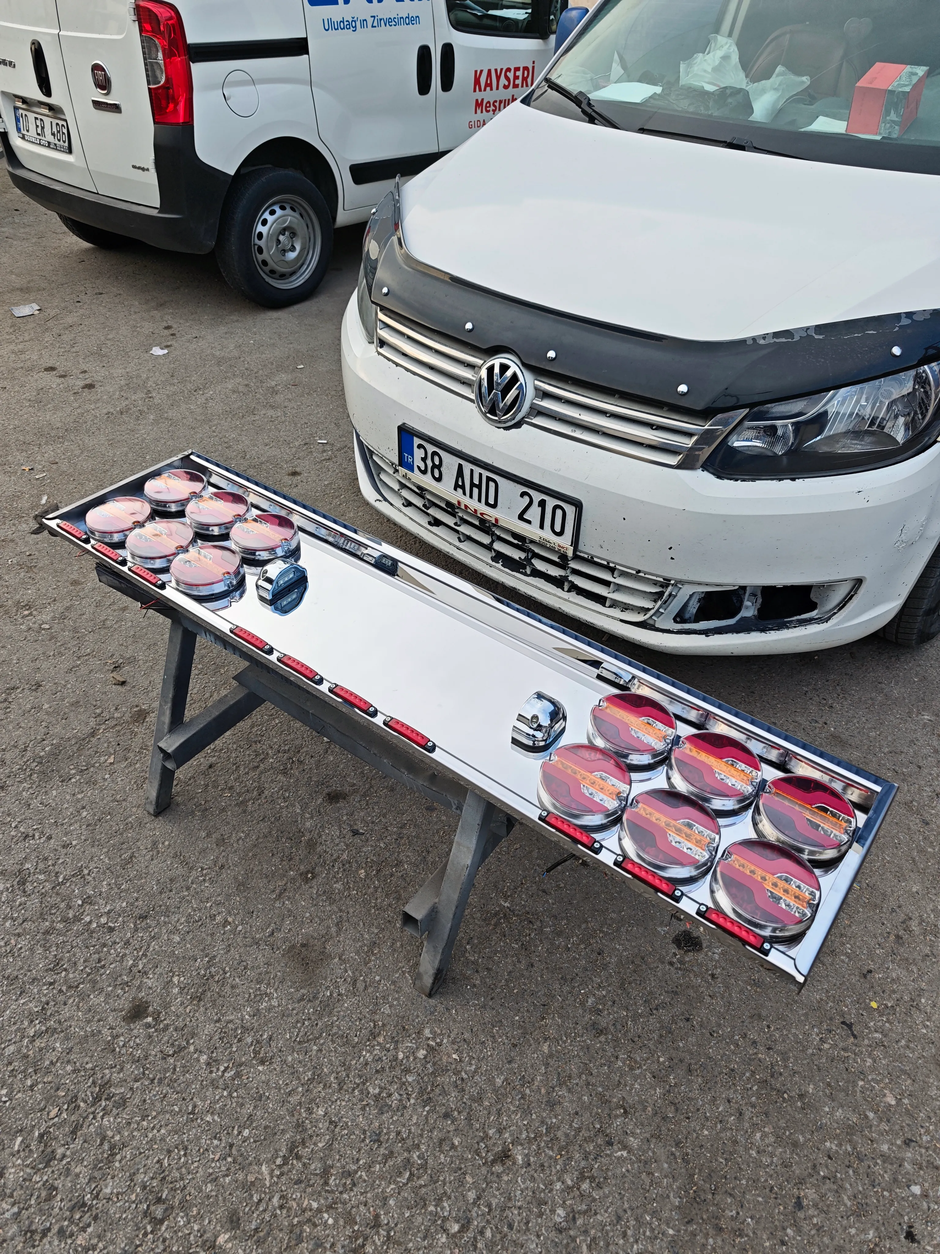 Hyundai H100 - Kia K2500 - Mitsubishi L300 Uyumlu Çiftli Krom Tampon (Tüm Aydınlatma Ürünleri Dahil)