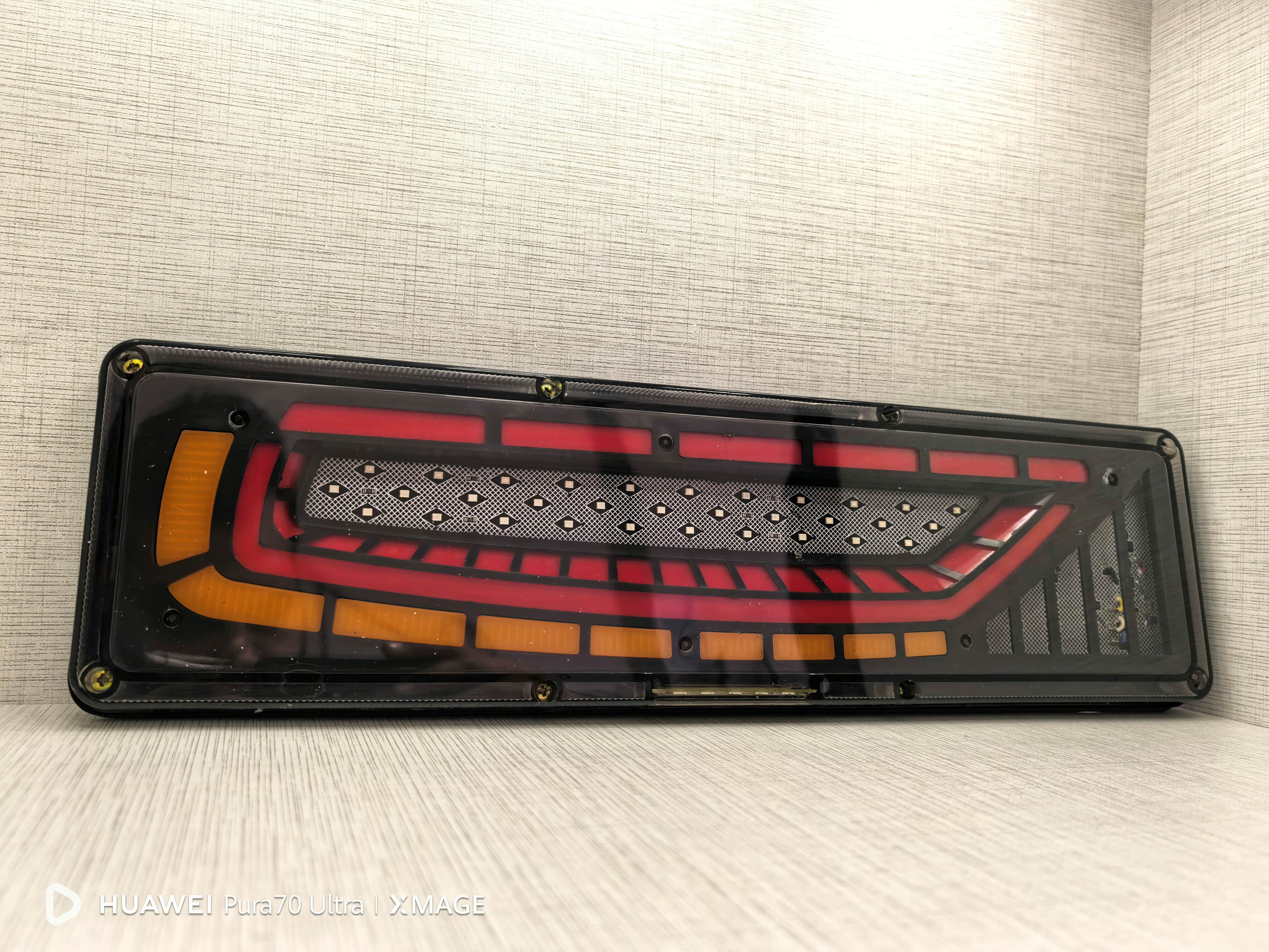 Neon LED Stop Lambası "VolvoFH Style XL" Akar Sinyalli 24V