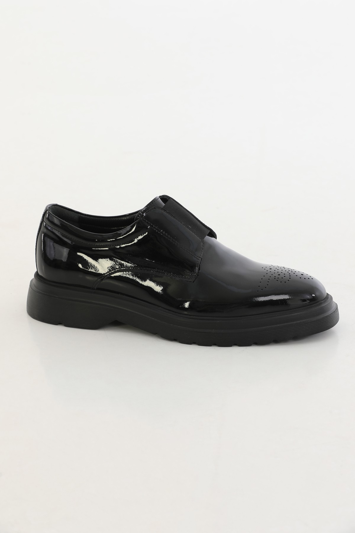 CASUAL SHOES WITH RUBBER DESIGN