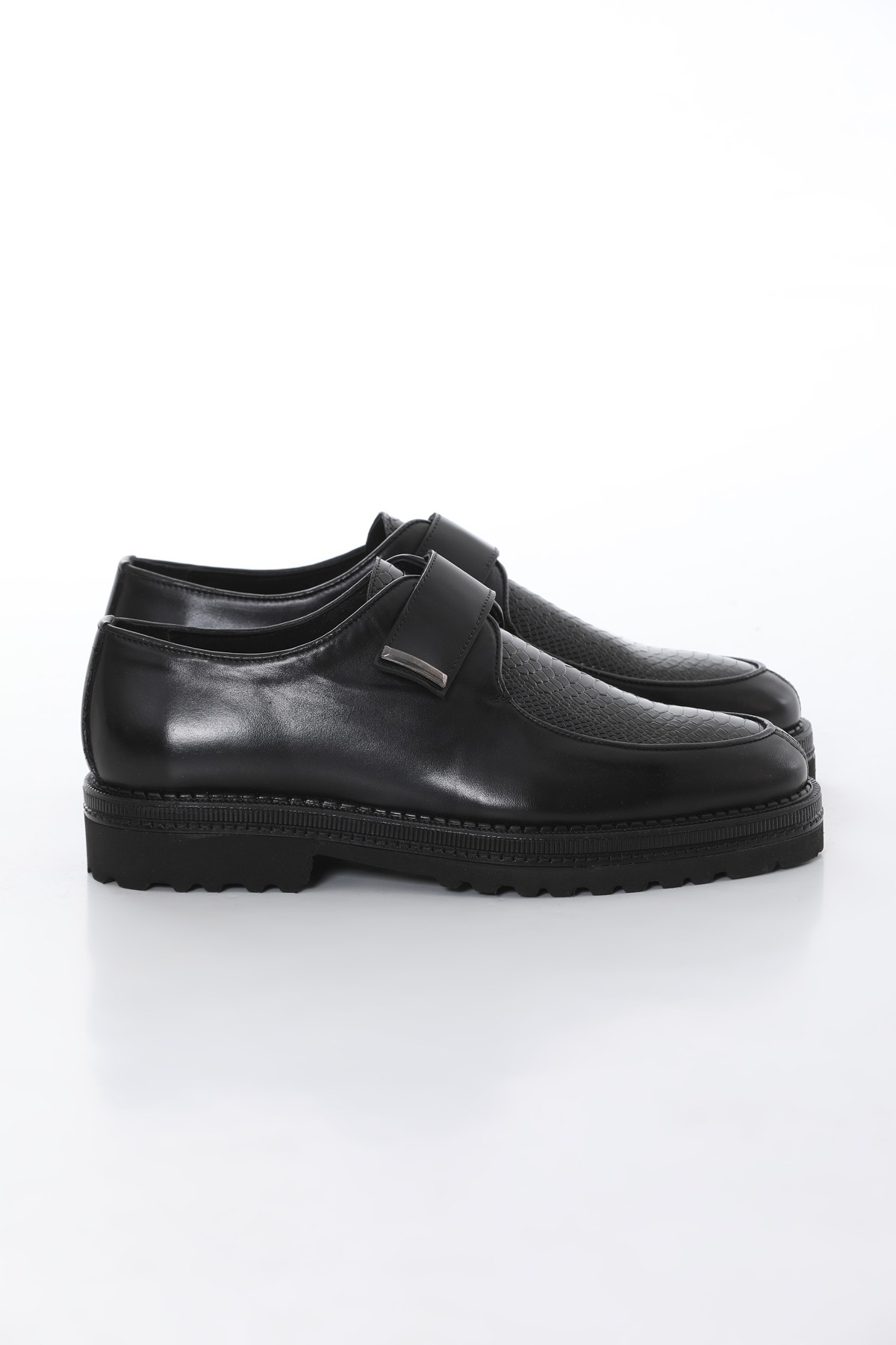 Casual Sole with Velcro Detail - Black