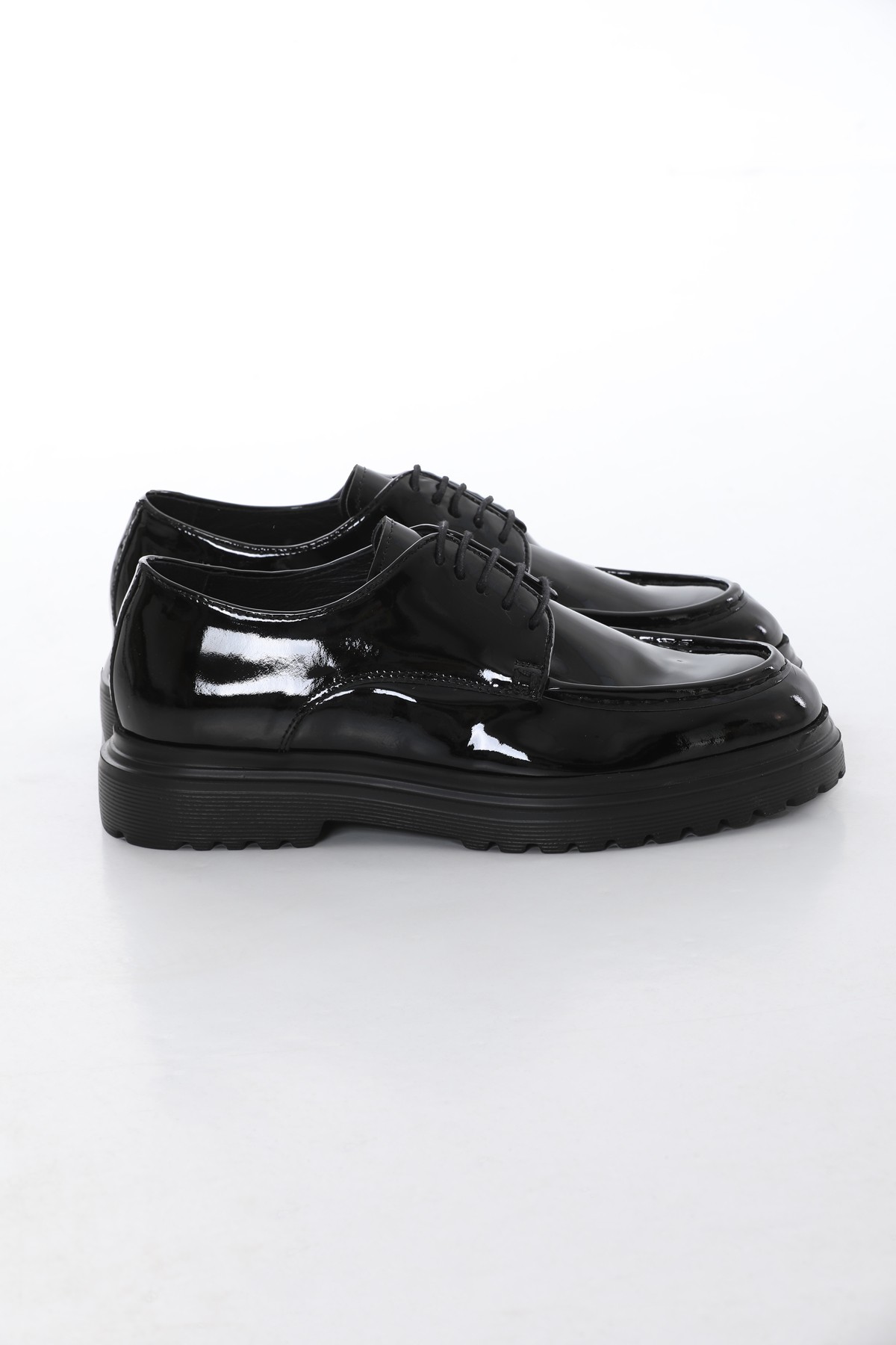 Eva Sole Genuine Patent Leather Lace-up - Black