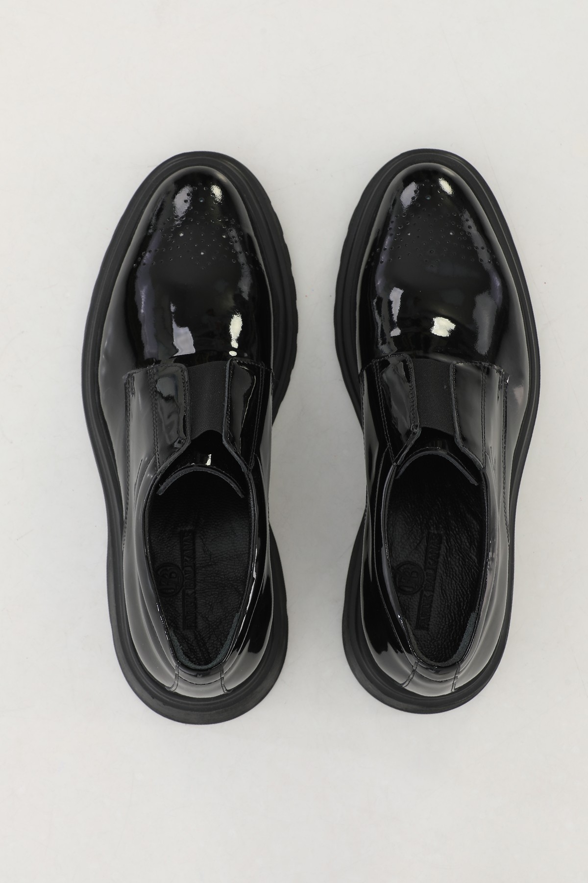 CASUAL SHOES WITH RUBBER DESIGN