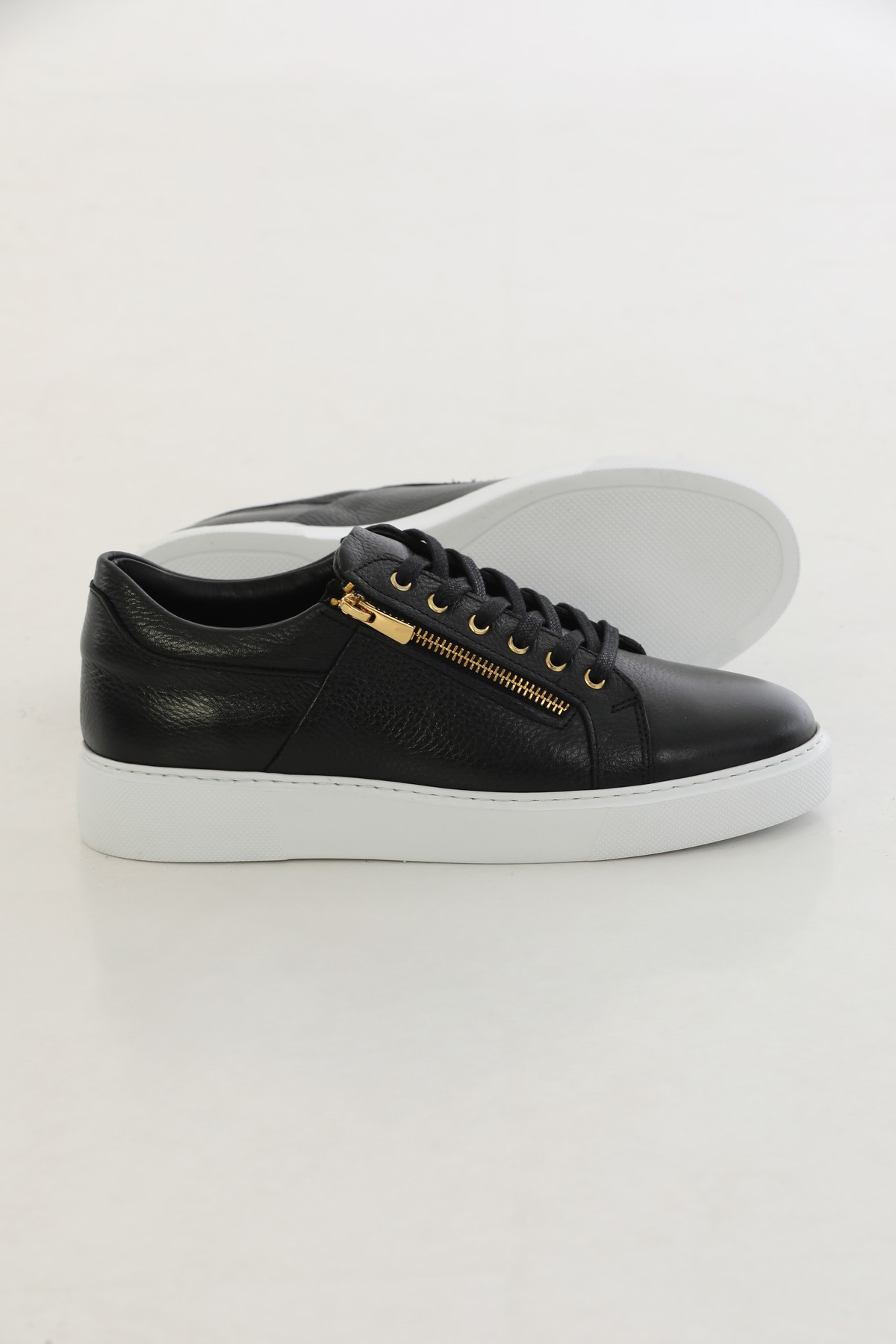 EVA SOLE ZIPPER DETAILED SNEAKER