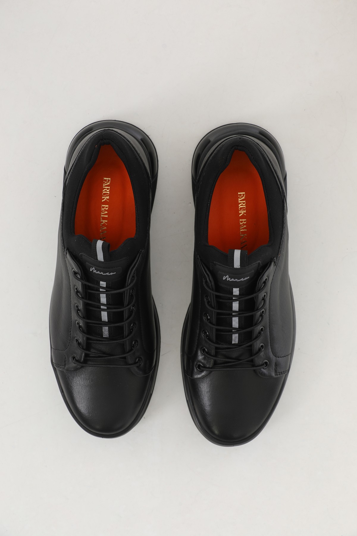 ITALIAN SOLE GENUINE LEATHER SNEAKERS