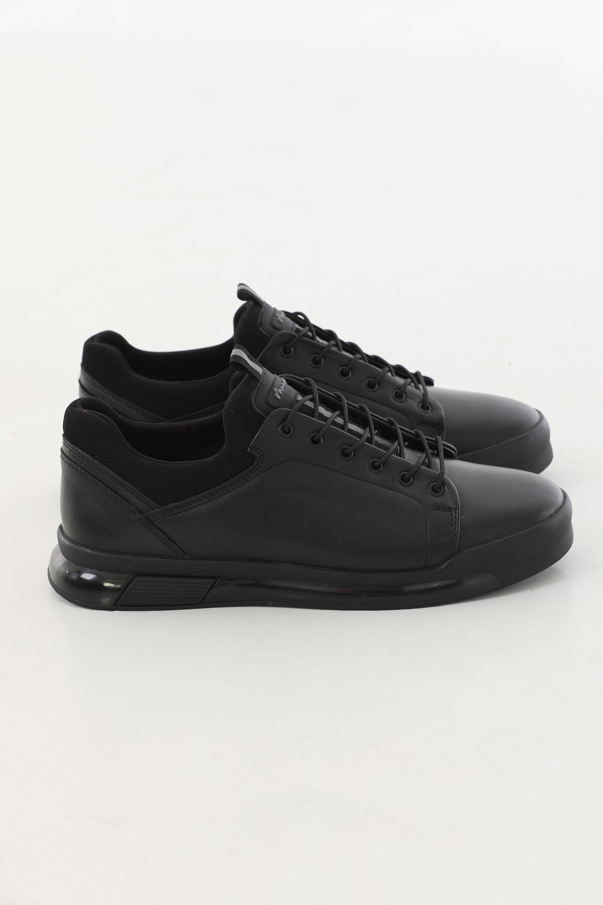 ITALIAN SOLE GENUINE LEATHER SNEAKERS