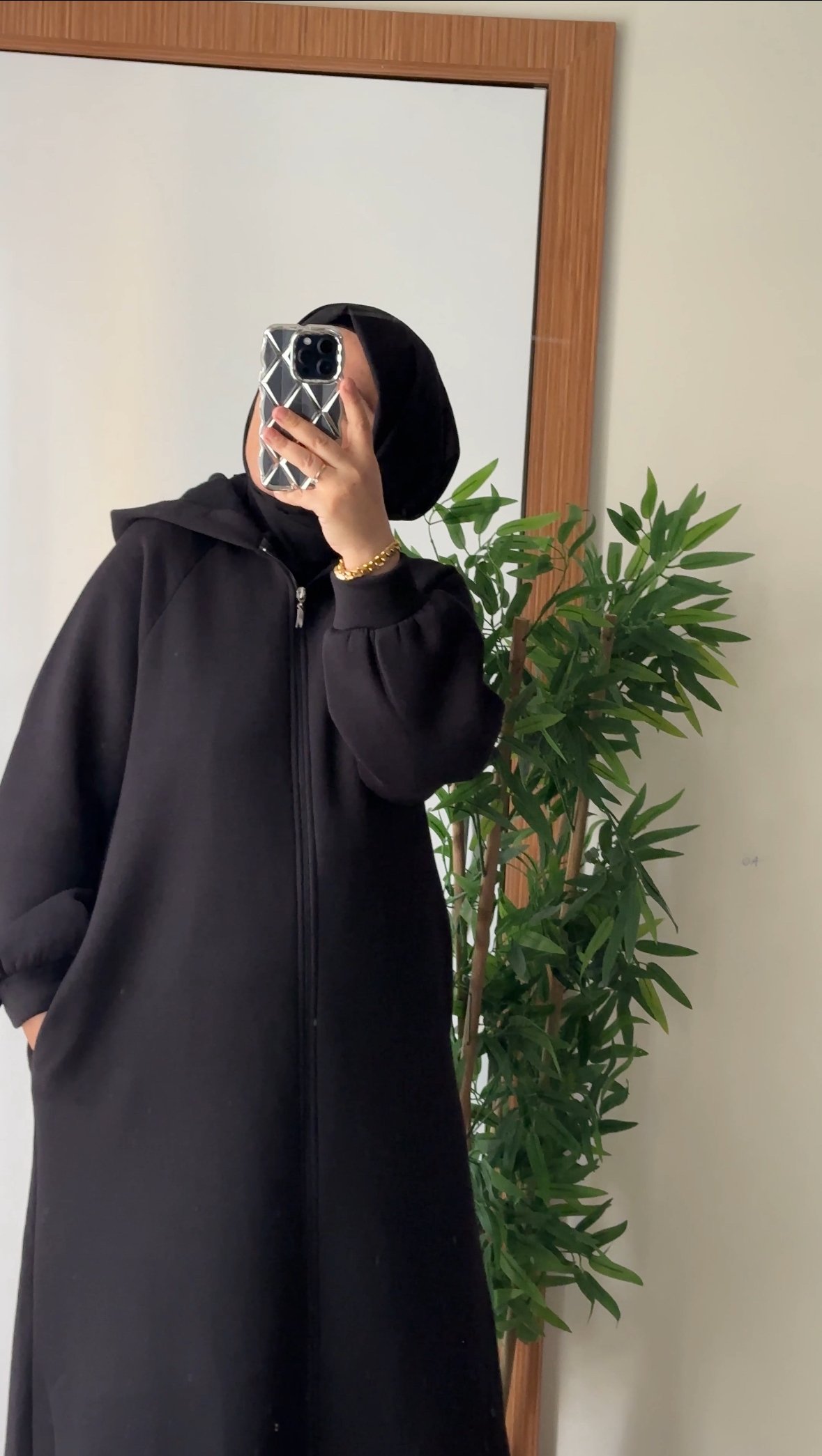 SWEAT HIRKA