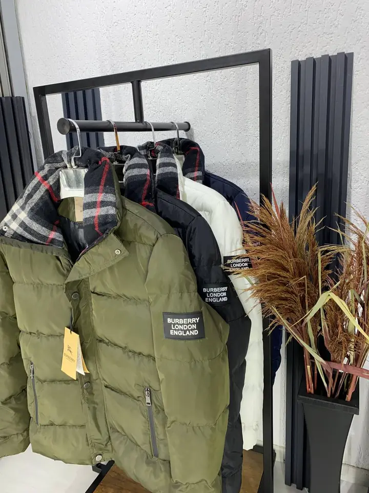 Burberry Su Ve Rüzgar Geçirmez Kapüşonlu Mont - Lacivert