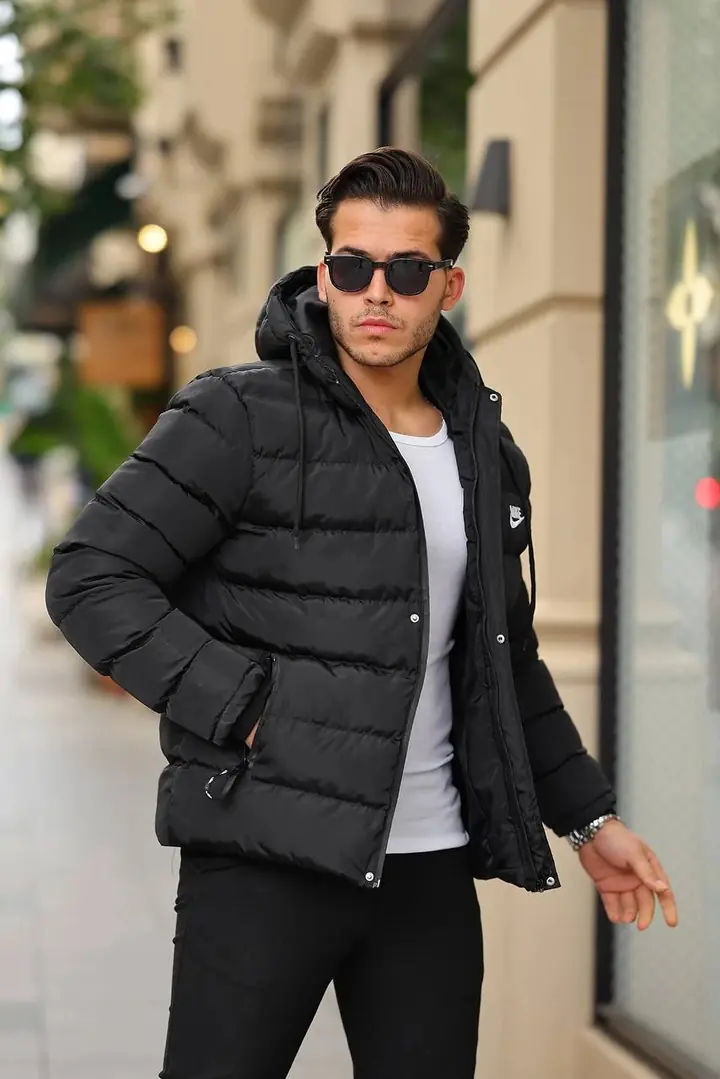 Nike Su Ve Rüzgar Geçirmez Mont - Siyah