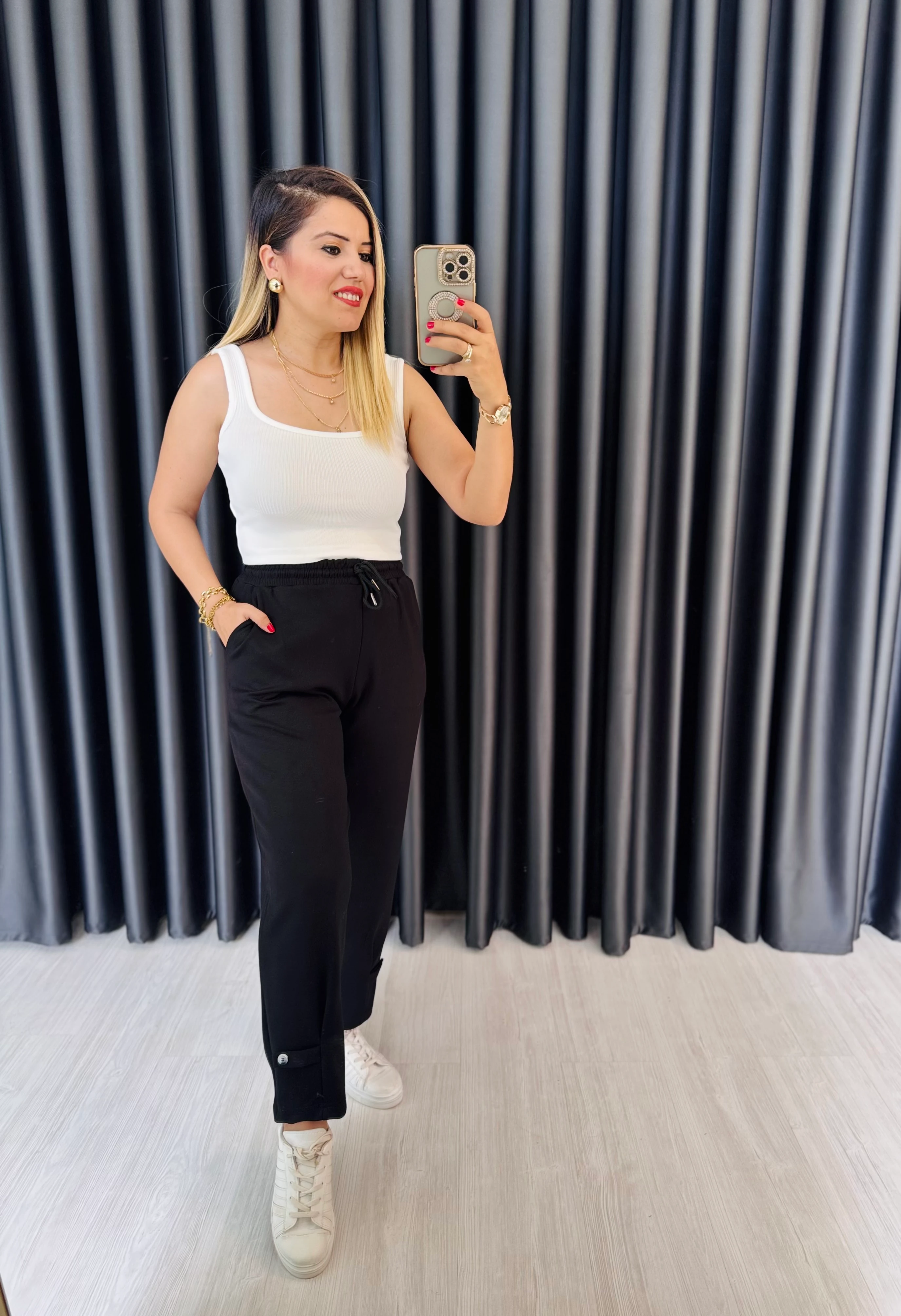 PAÇASI DÜĞME DETAYLI EŞOFMAN ALTI