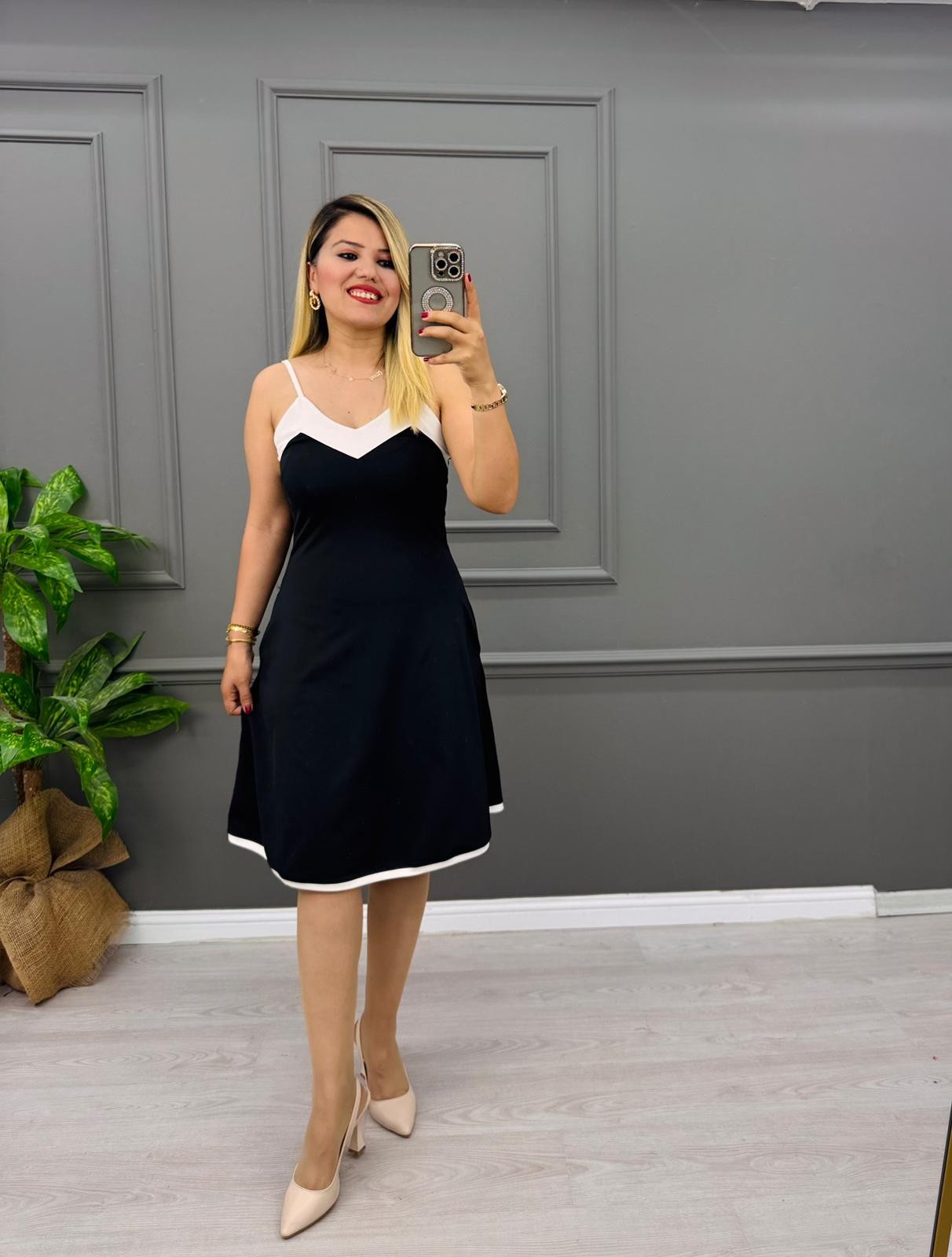 Beyaz Askılı Elbise 