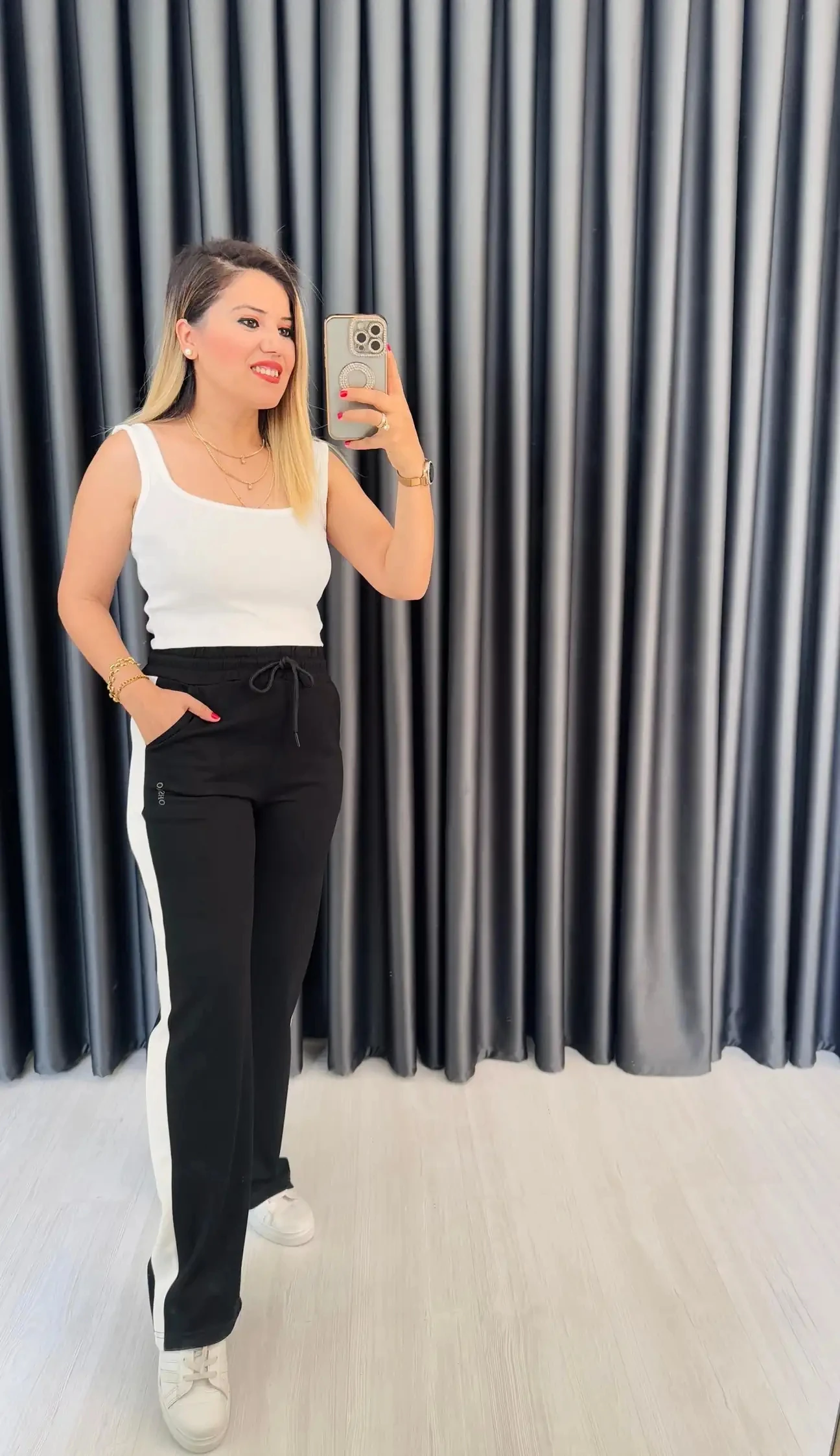 YANI BEYAZ ŞERİTLİ OYSHO EŞOFMAN ALTI