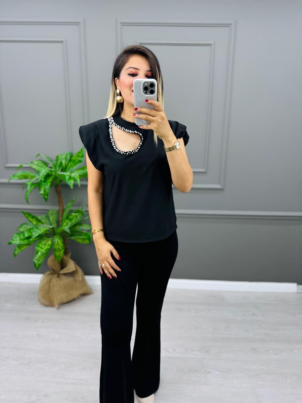 Damla Taş Detaylı Bluz