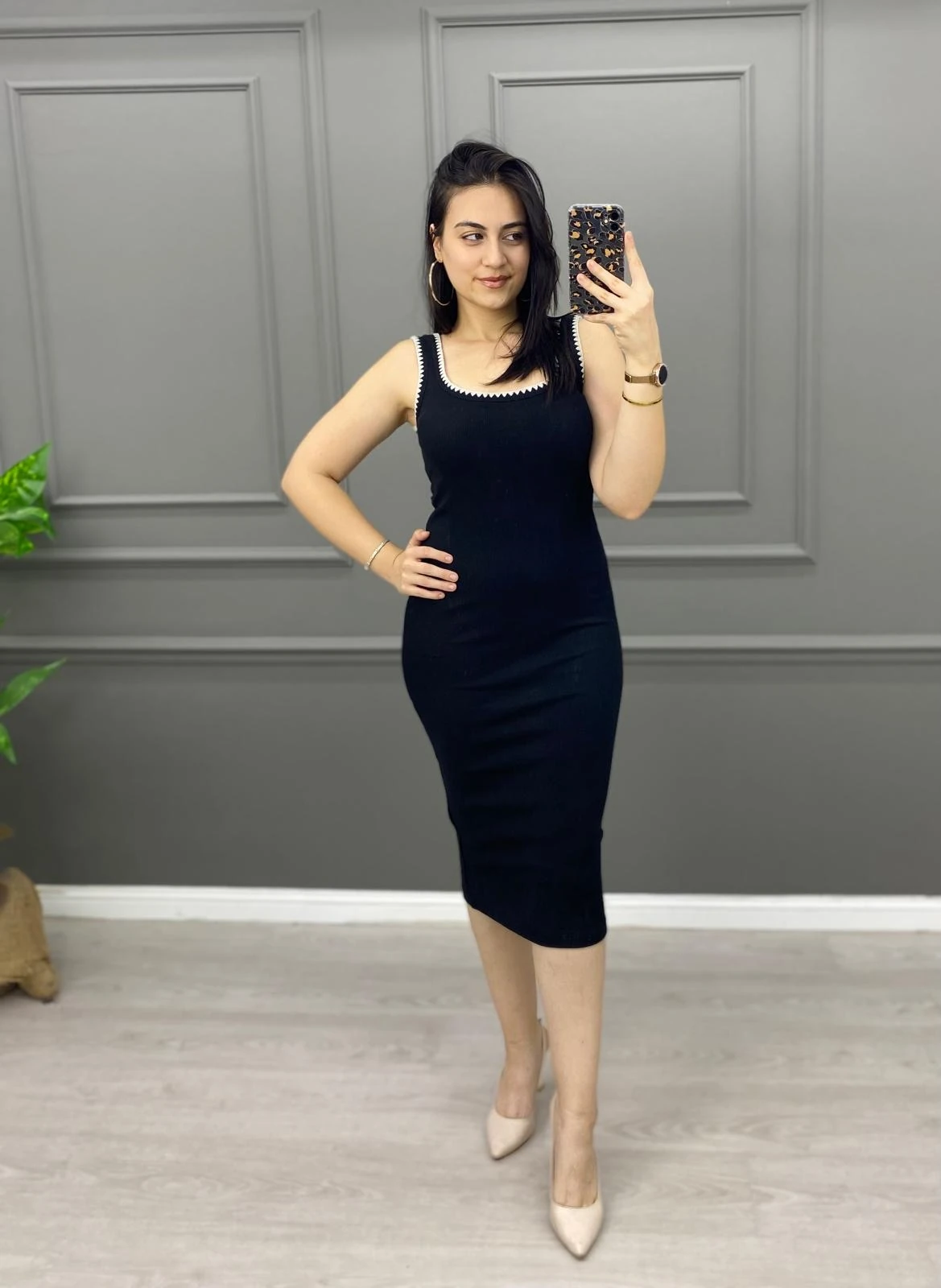 ASKILI NAKIŞLI ELBİSE