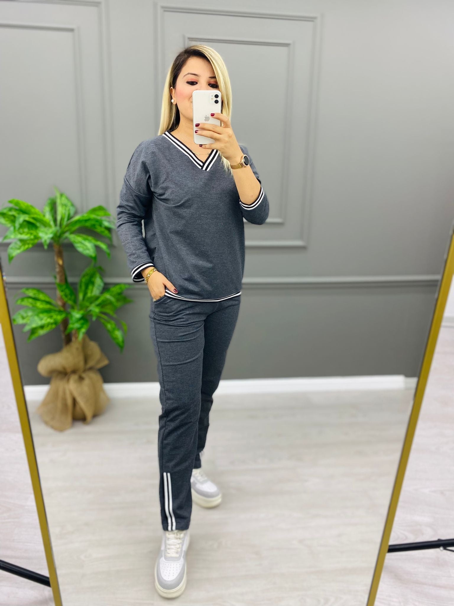 ŞERİT DETAYLI SPOR TAKIM