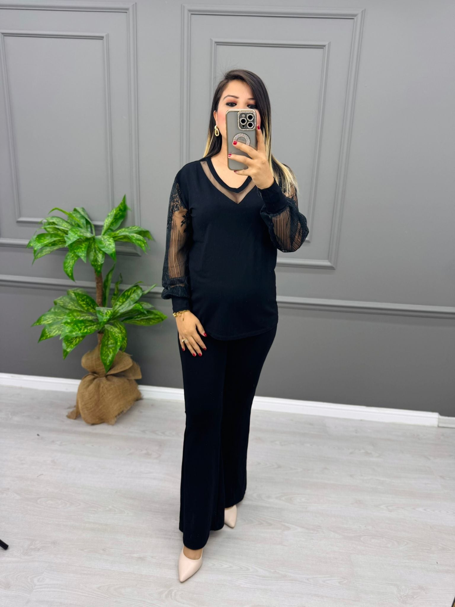 Kolları Tül Detaylı bluz