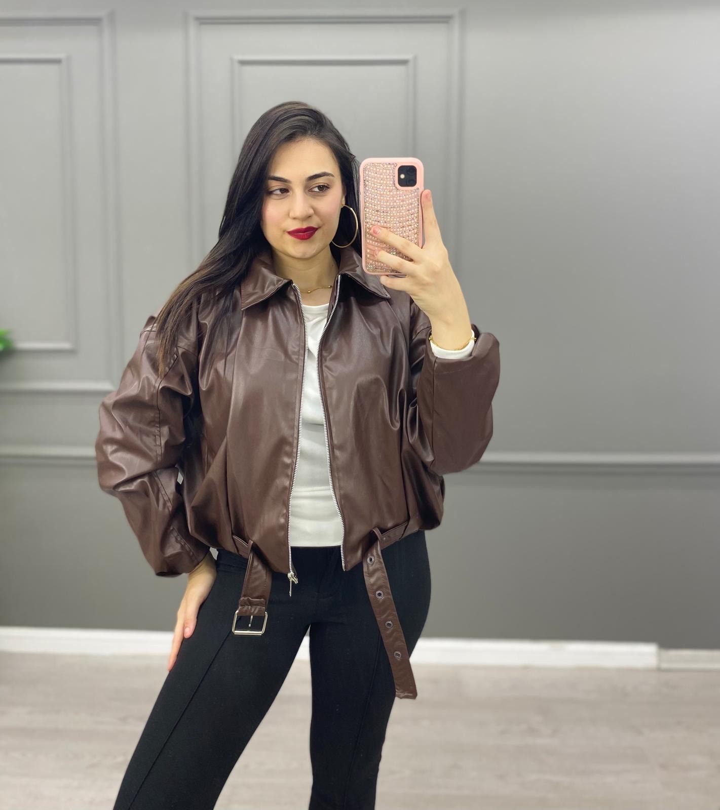 KEMER DETAYLI BOMBER DERİ CEKET