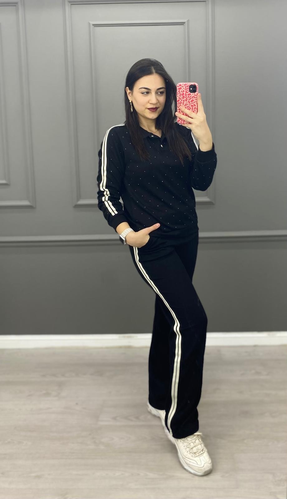 KÜÇÜK TAŞLI POLO YAKALI MODAL TAKIM