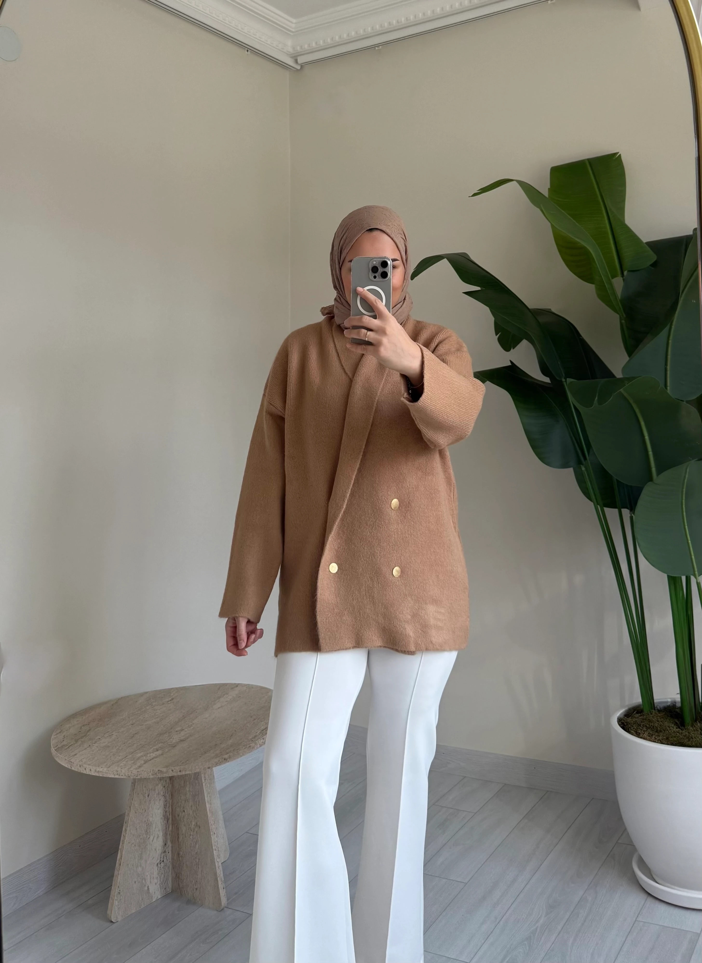 Gold Düğmeli Hırka