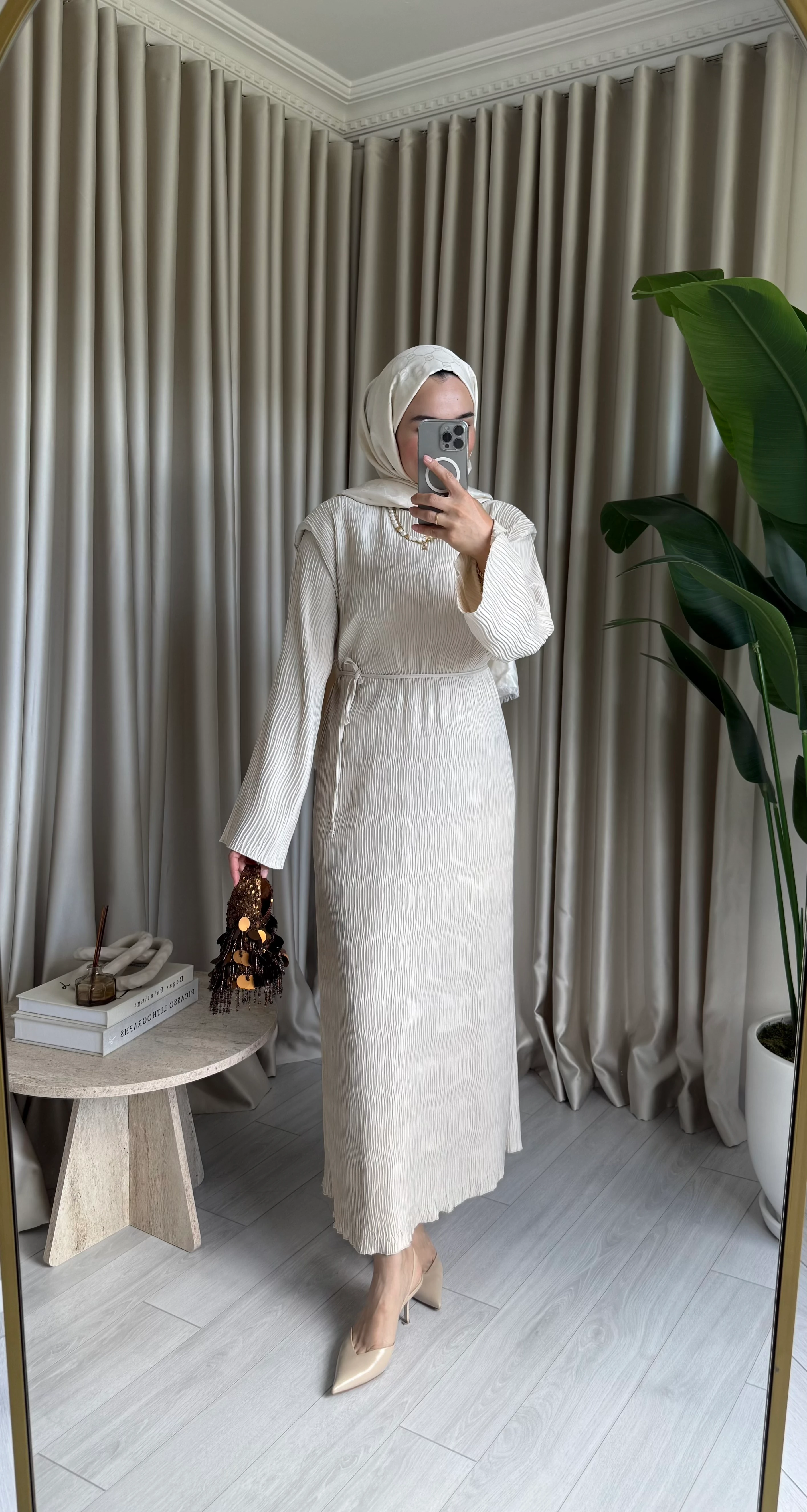 Aller Detaylı Saten Elbise - Taş