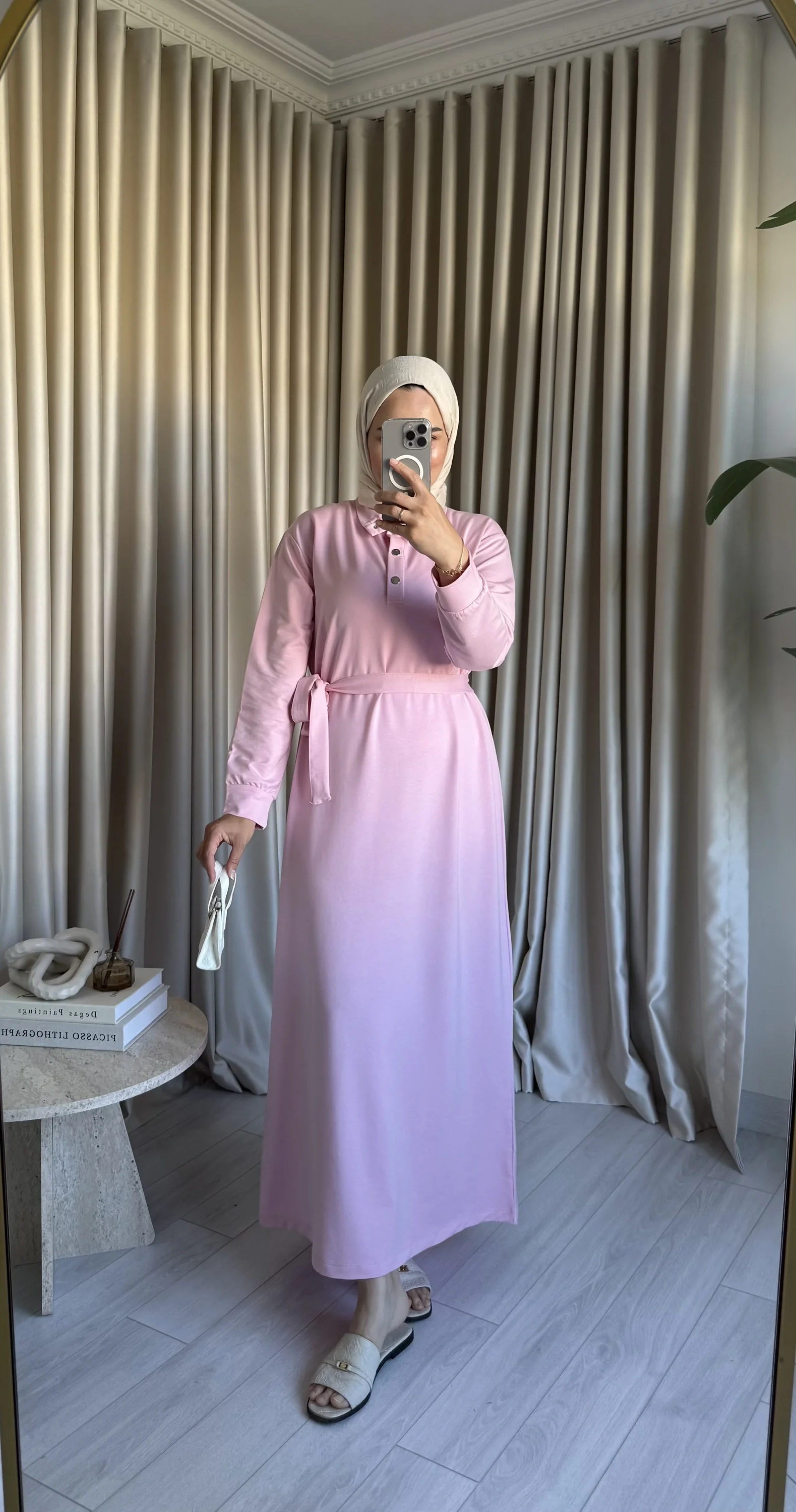 Yüksek Yaka Çıtçıtlı Elbise