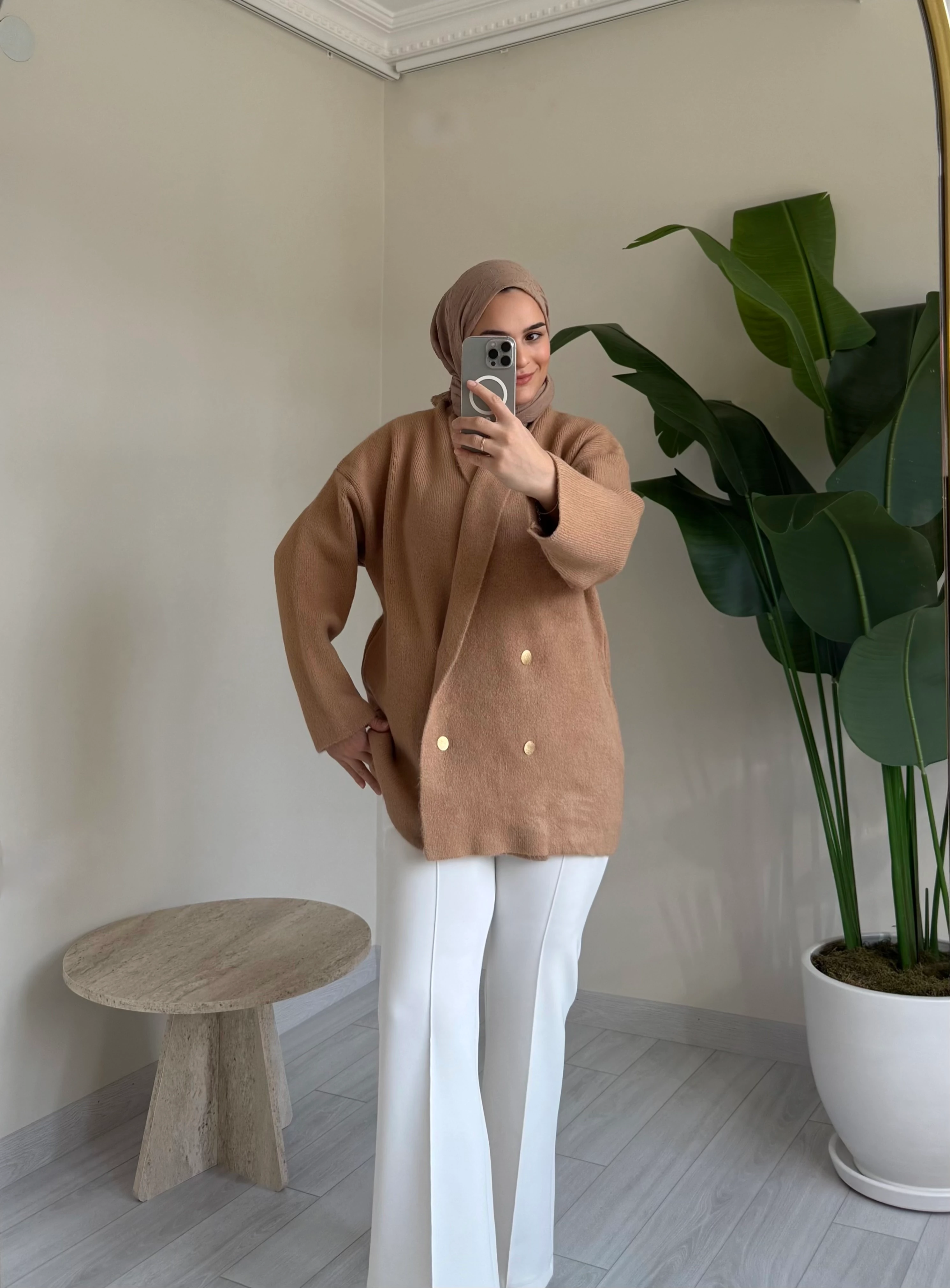 Gold Düğmeli Hırka