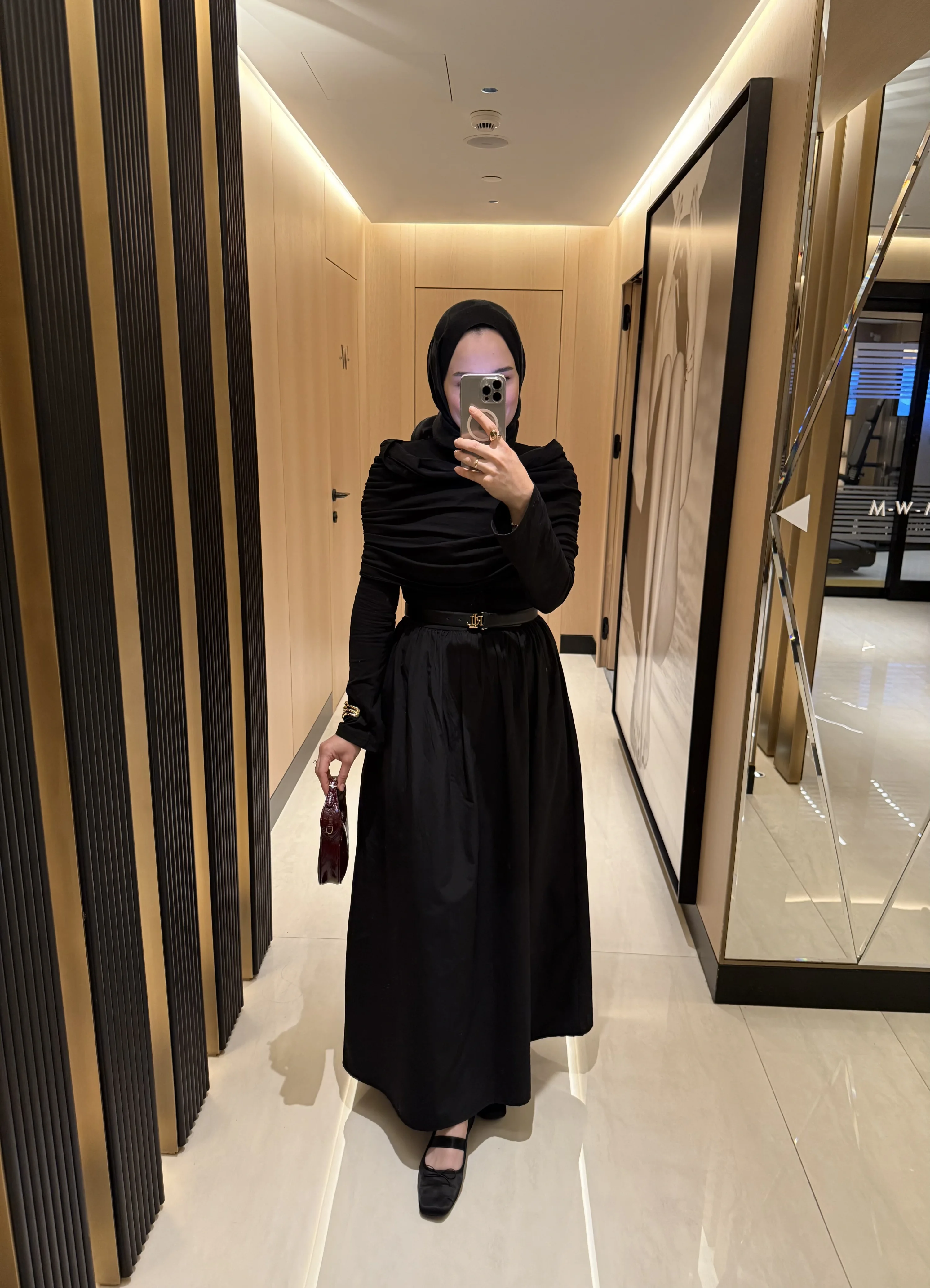 Mona Elbise