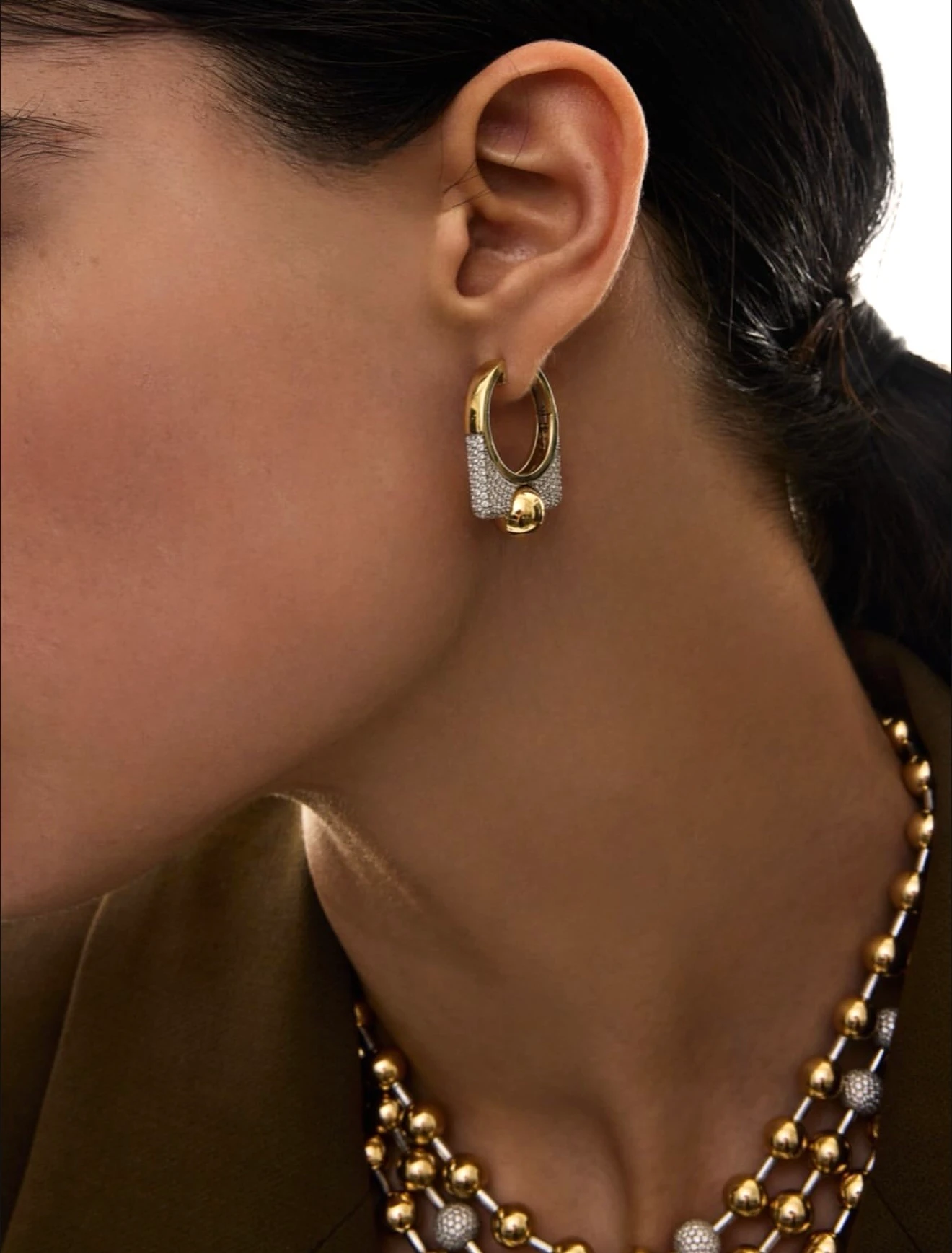 Taşlı Top Model Küpe 