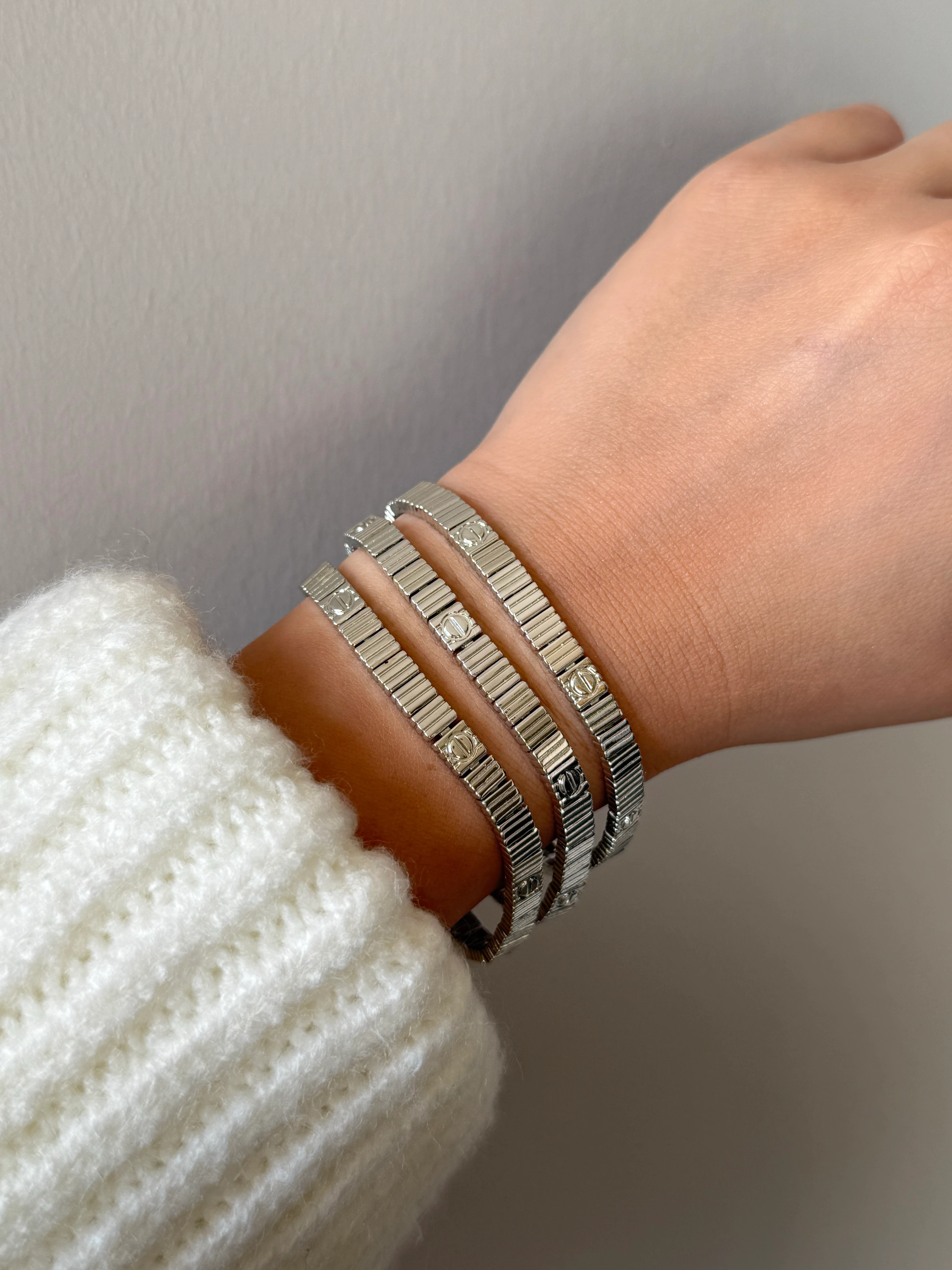 Love Serisi Gümüş renk bileklik