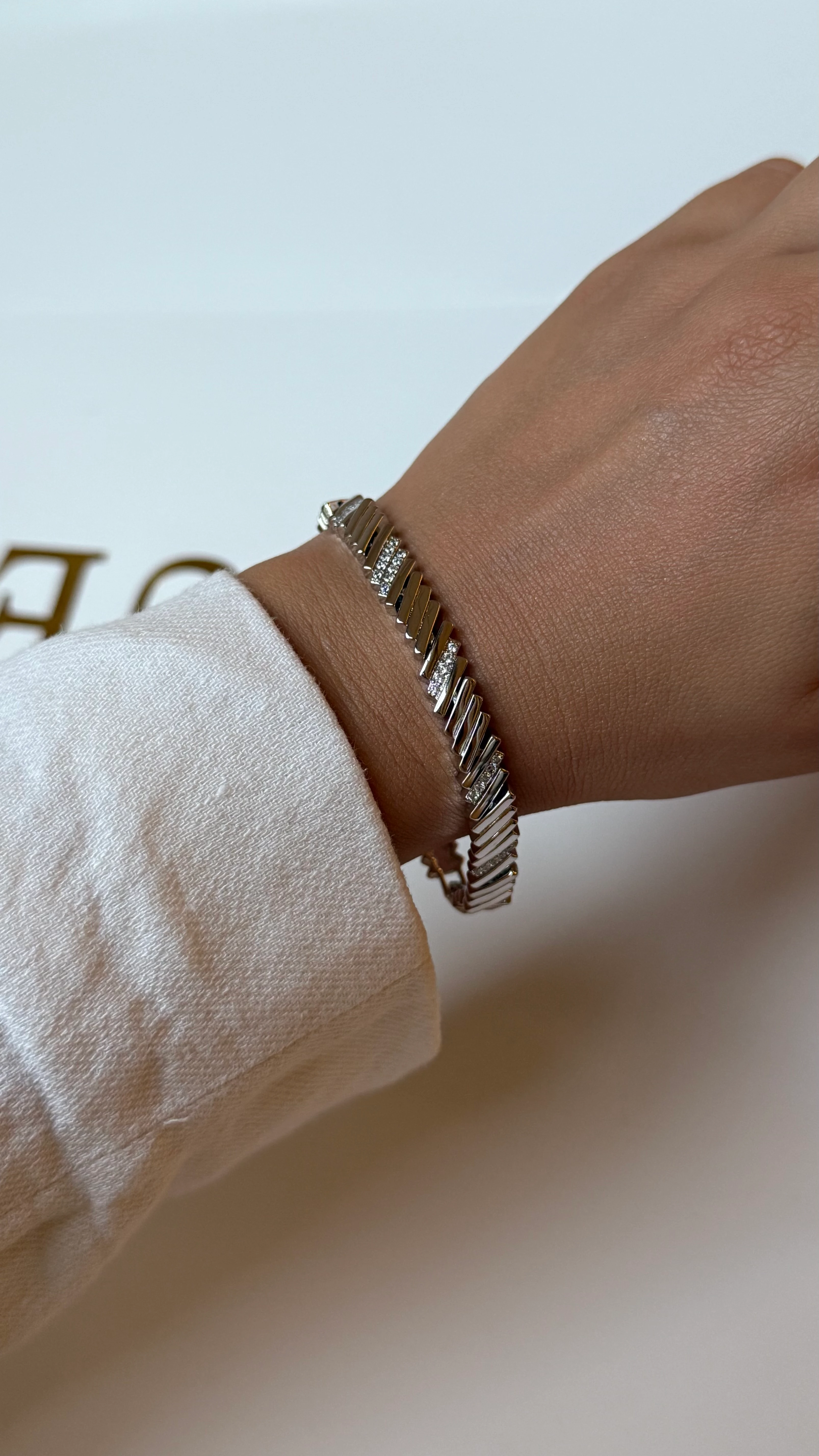 Gümüş model bileklik 