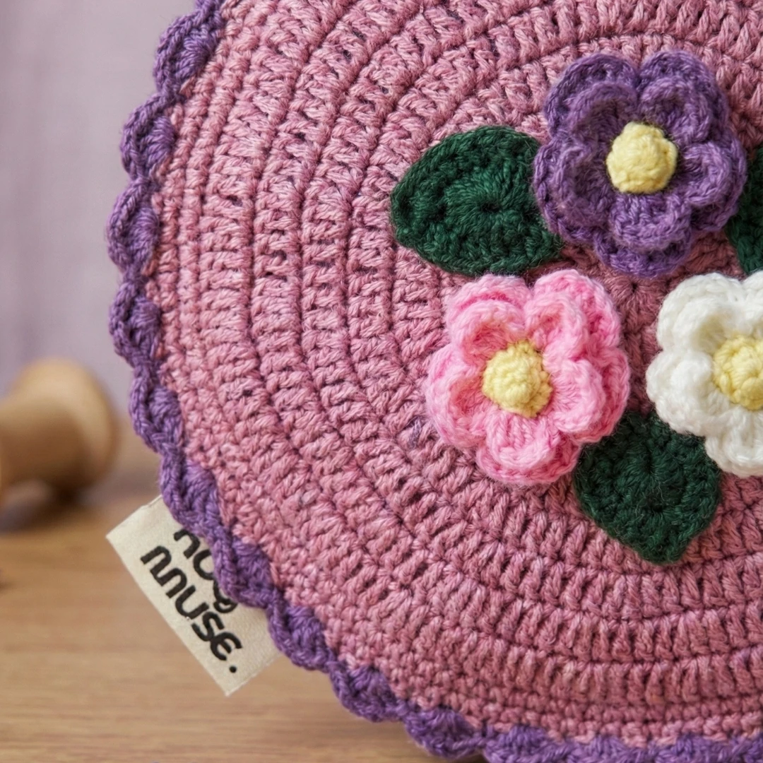 Rosy Garden - Yaprak Detaylı Yuvarlak Örgü Çocuk Çantası