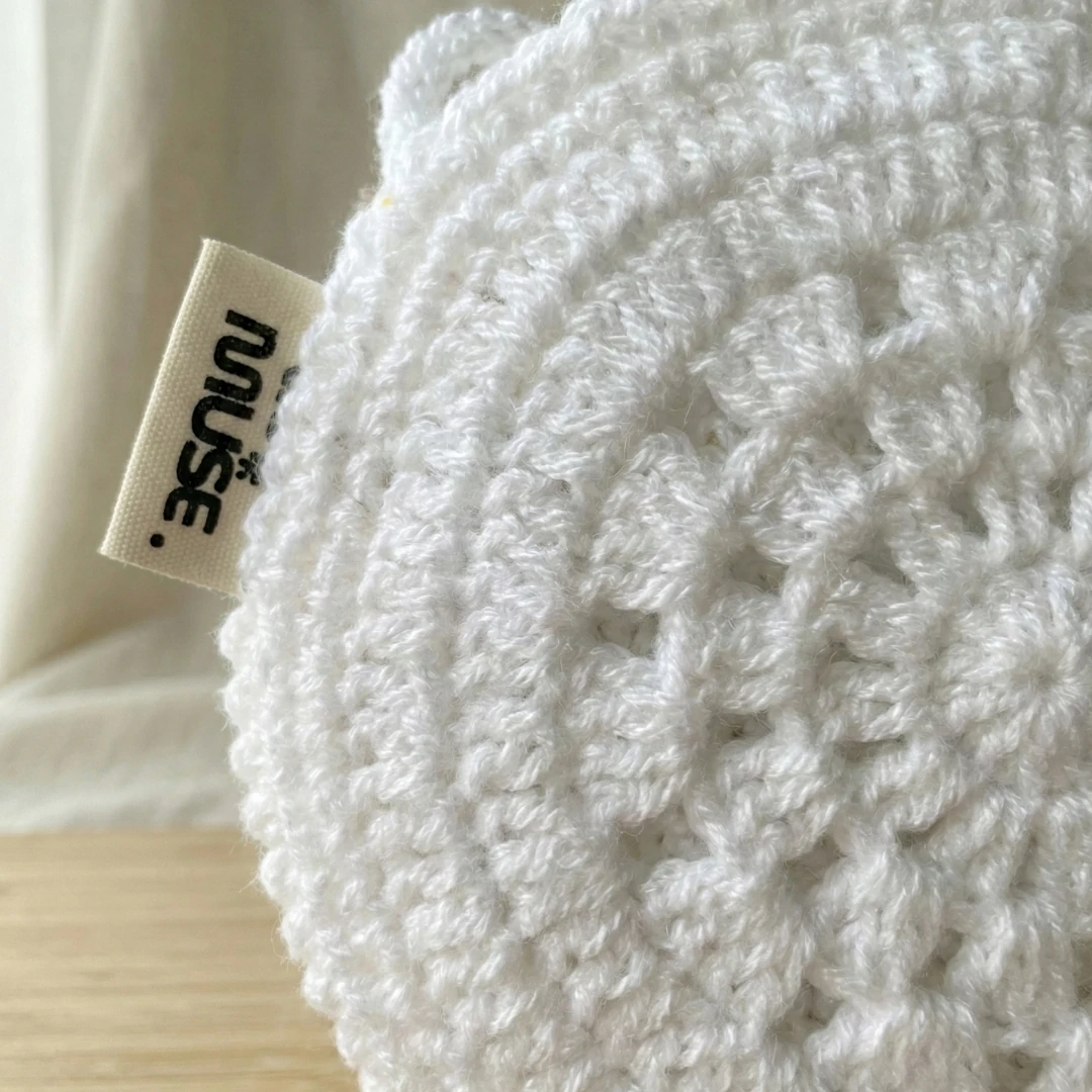 Snow Flake - Kendinden Desenli Beyaz Yuvarlak Çanta