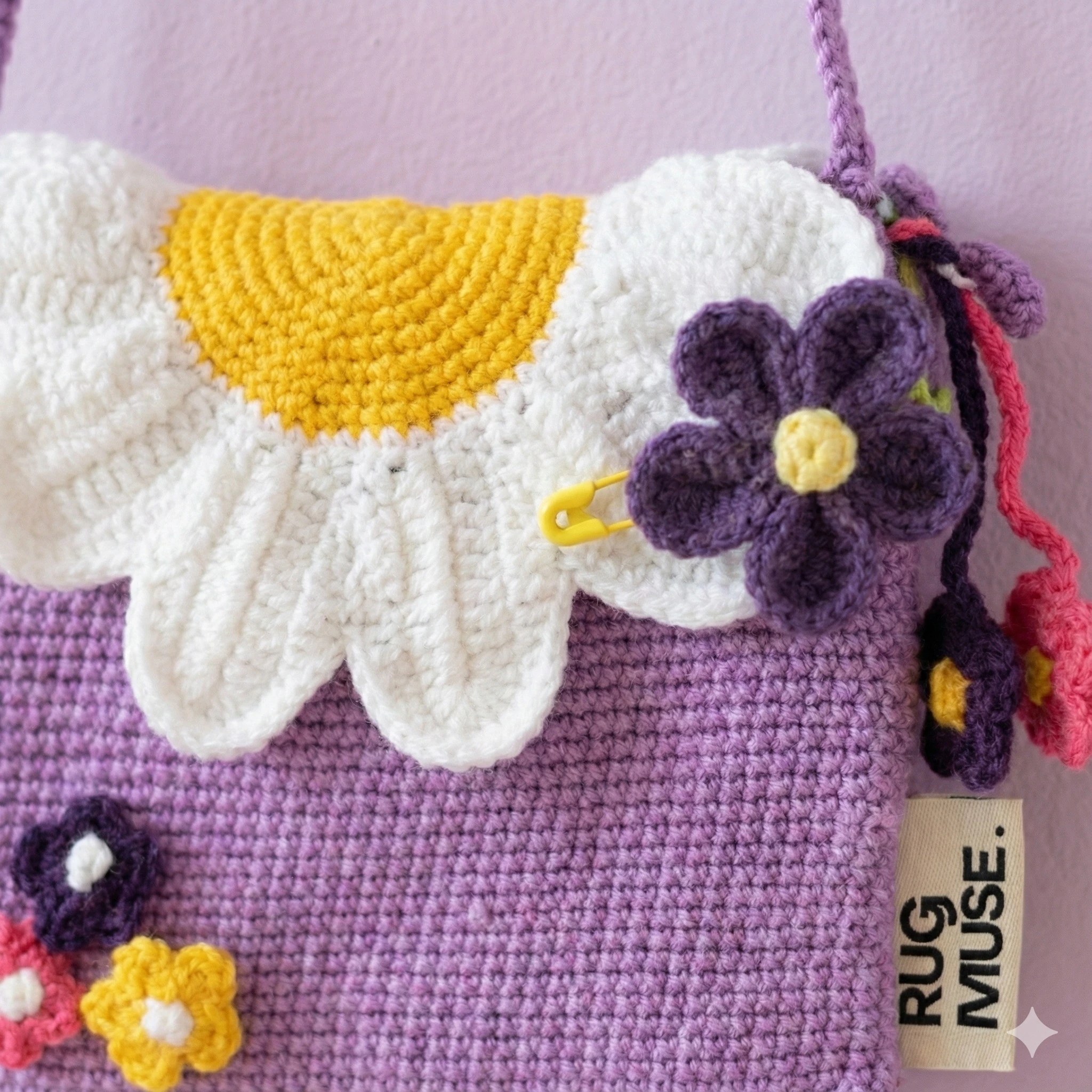 Lilac Daisy - Papatya Kapaklı El Örgüsü Çocuk Çantası