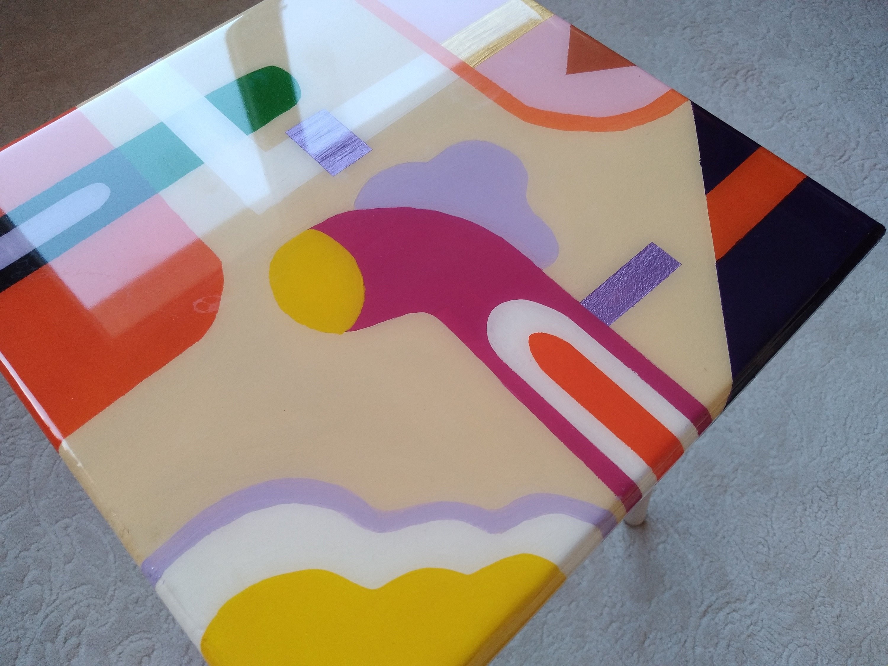 Colorful Vibrant Epoxy Resin Funky Abstract Coffee Table, Modern Unique Artistic Pop Art Design Stylish Groovy Eclectic Cool Art Side Table