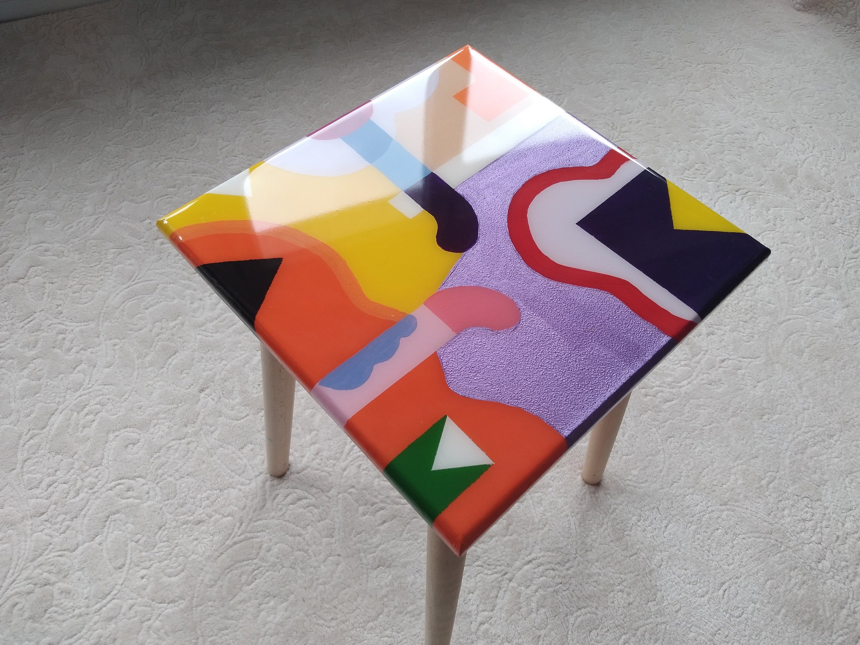 Unique Modern Colorful Epoxy Resin Side Table, Funky Living Room Bedroom Entryway Corner Farmhouse Entryway End Cool Chic Art Coffee Table